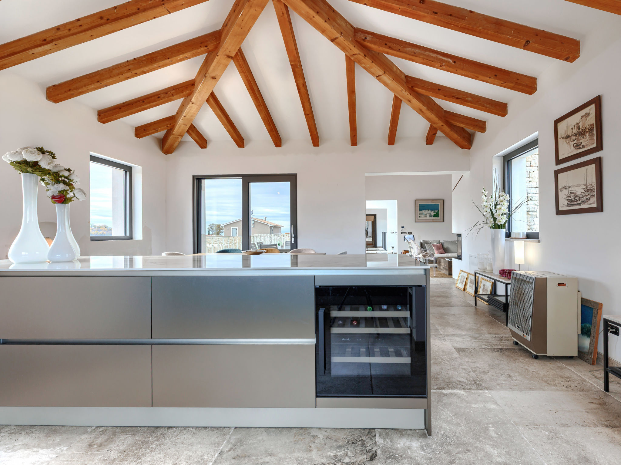 Maison Paradis-Inside