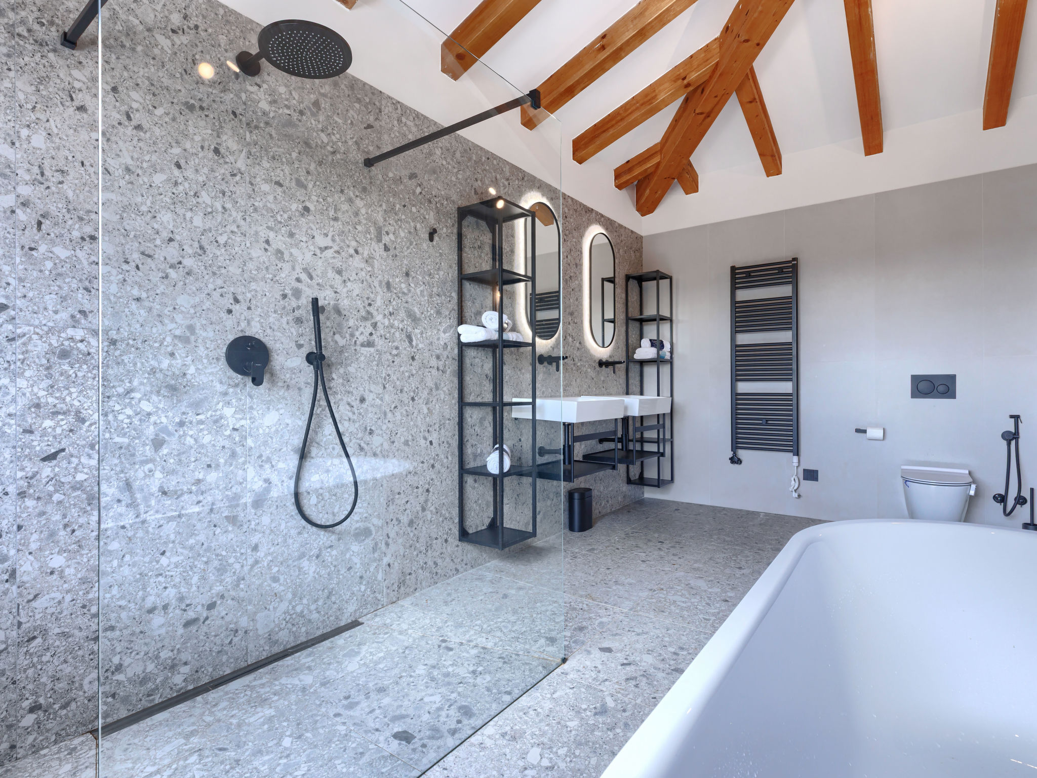 Maison Paradis-Inside