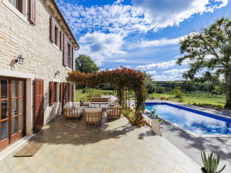 Villa Nadua: Luxe verblijf met verwarmd zwembad in Poreč/Višnjan in Poreč/Višnjan