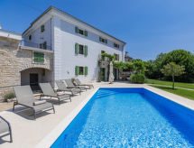 Authentieke villa met privézwembad en biljart nabij Poreč - thumbnail 1