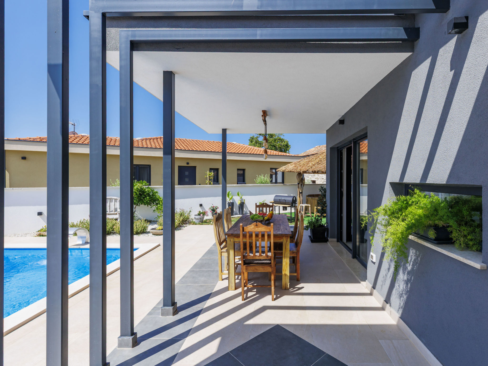 Villa Luna-Outside