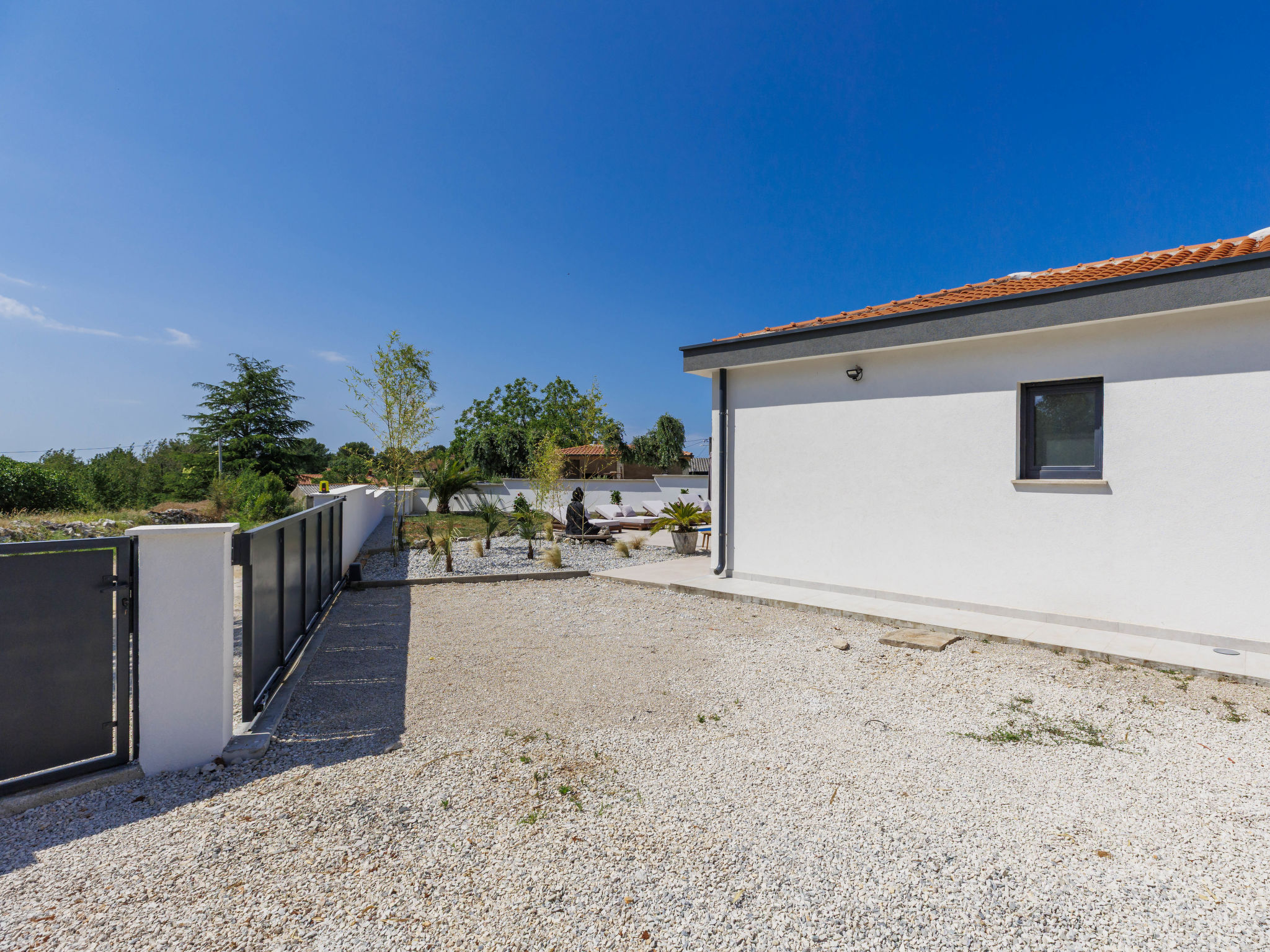 Villa Luna-Outside