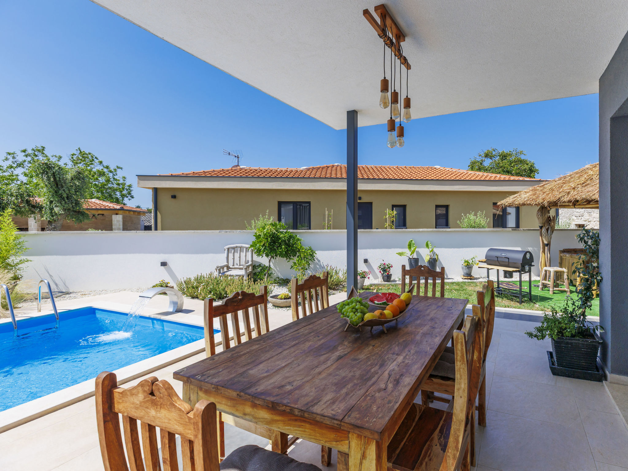 Villa Luna-Outside