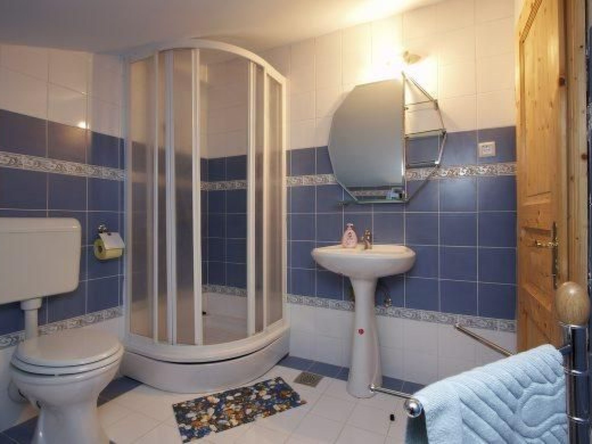 Ruhiggelegene Villa mit eigenem Tennisplatz und Pool für Ausflüge in die Umgebu - Binnen