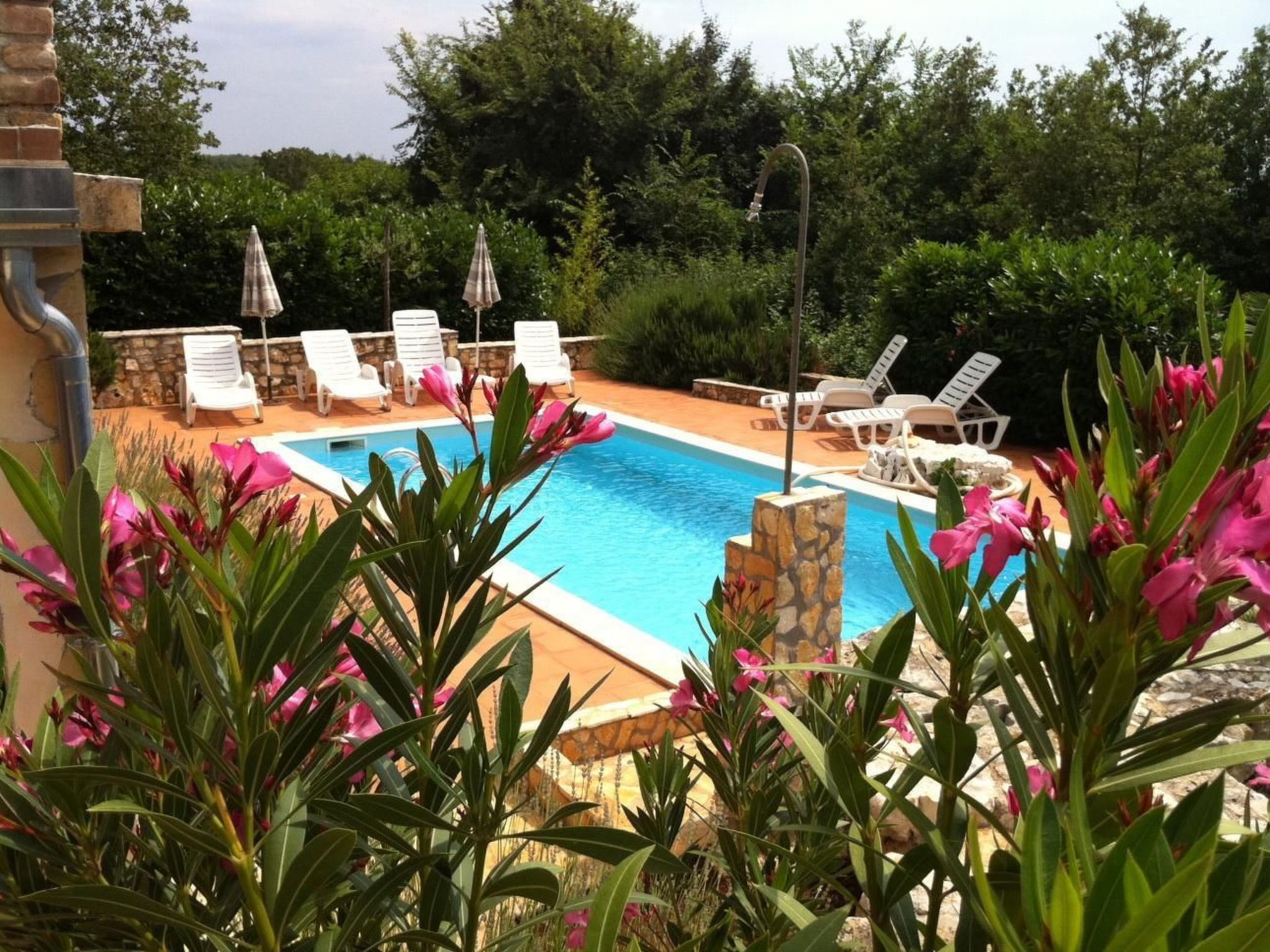 Ruhiggelegene Villa mit eigenem Tennisplatz und Pool für Ausflüge in die Umgebu - Binnen