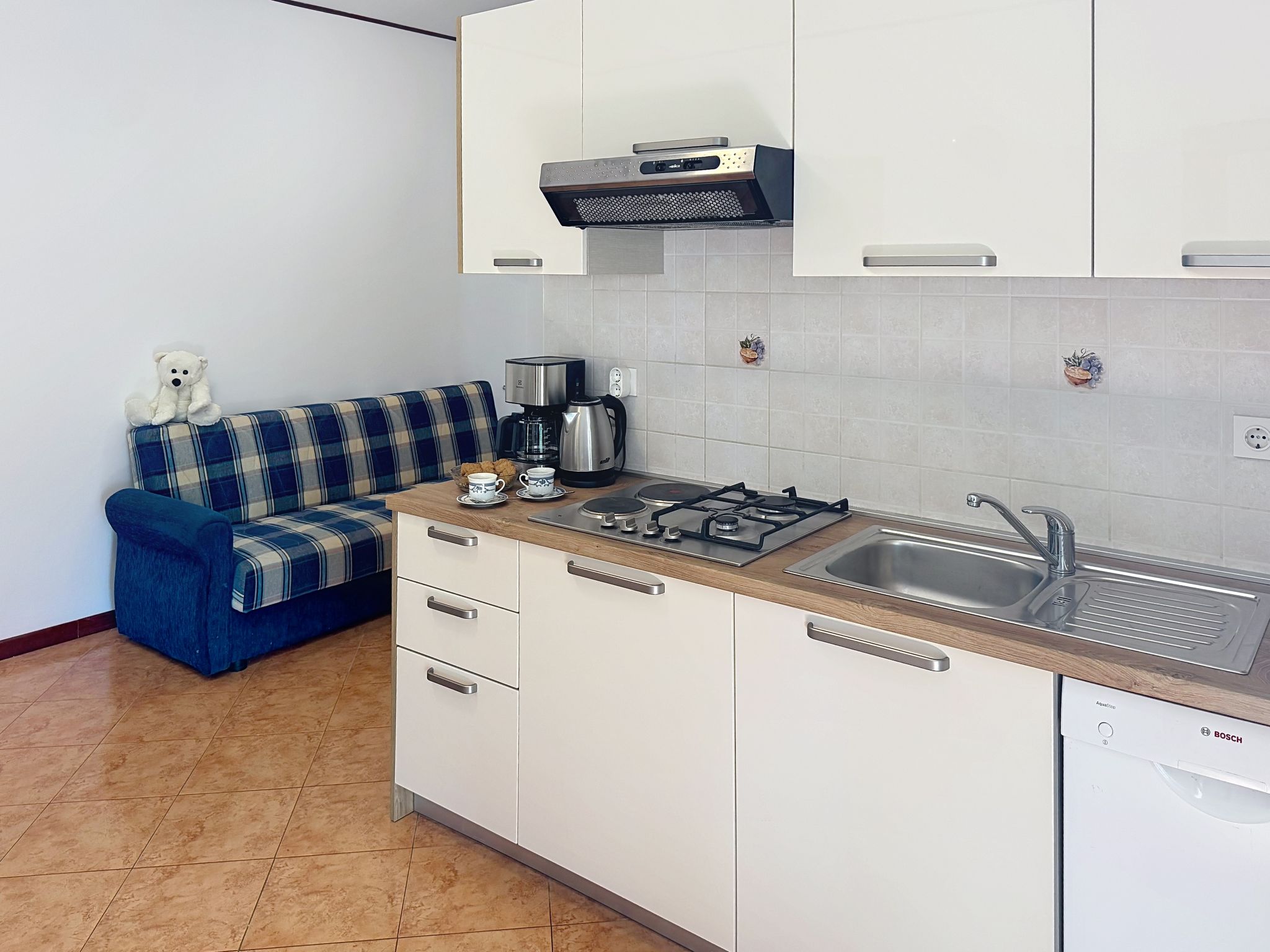 Knusse vakantiewoning Ana nabij Poreč met gedeeld zwembad en tuin - foto 6