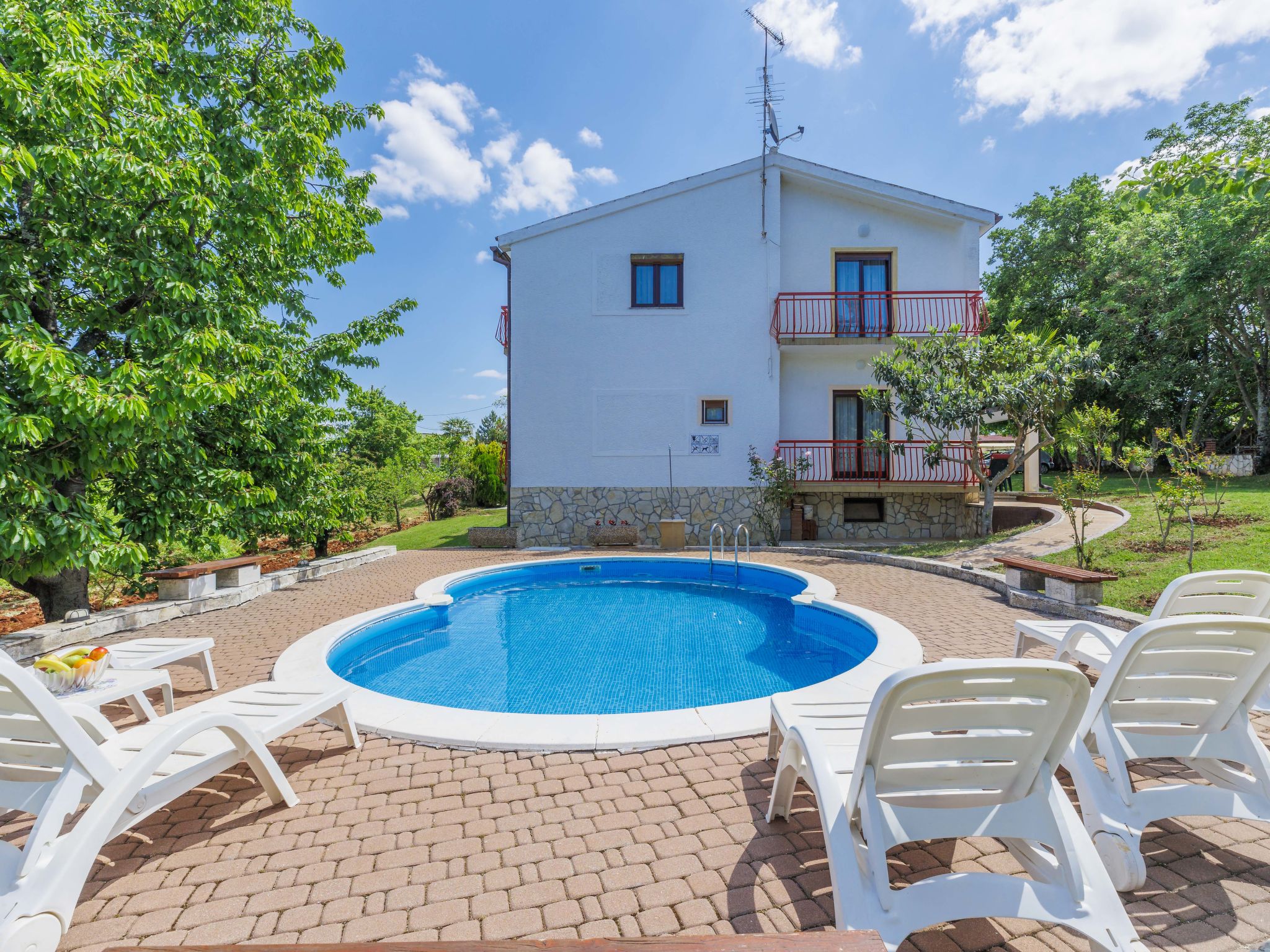 Knusse vakantiewoning Ana nabij Poreč met gedeeld zwembad en tuin - foto 2
