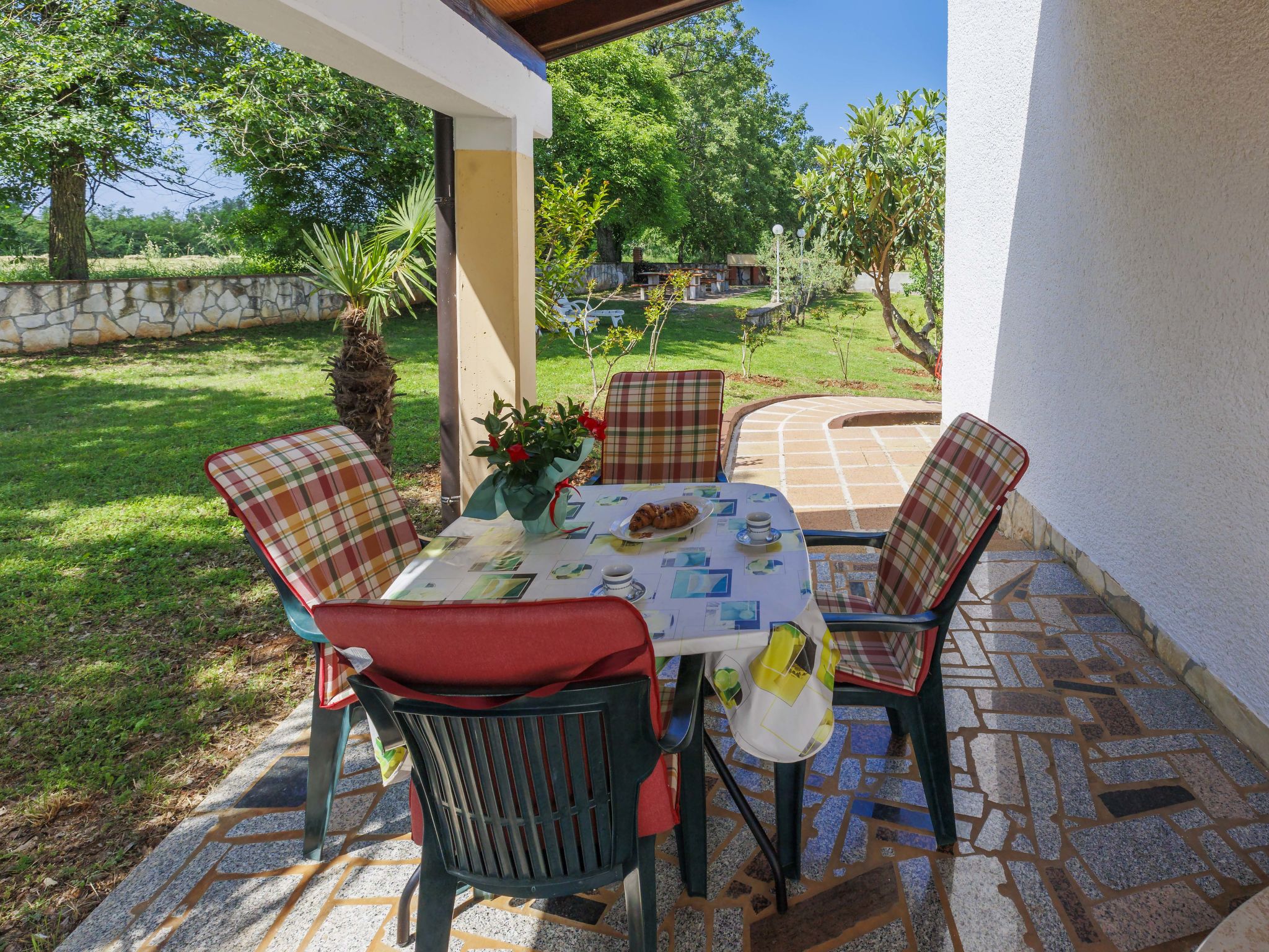 Knusse vakantiewoning Ana nabij Poreč met gedeeld zwembad en tuin - foto 13
