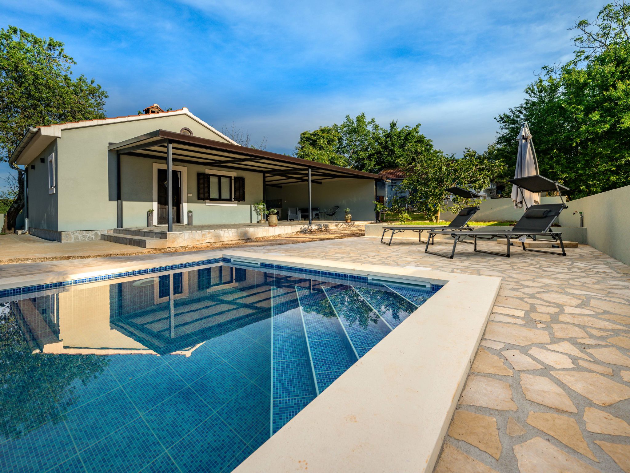 Vakantiehuis met privé zwembad in Porec/Baderna (Kroatië) voor 3 personen