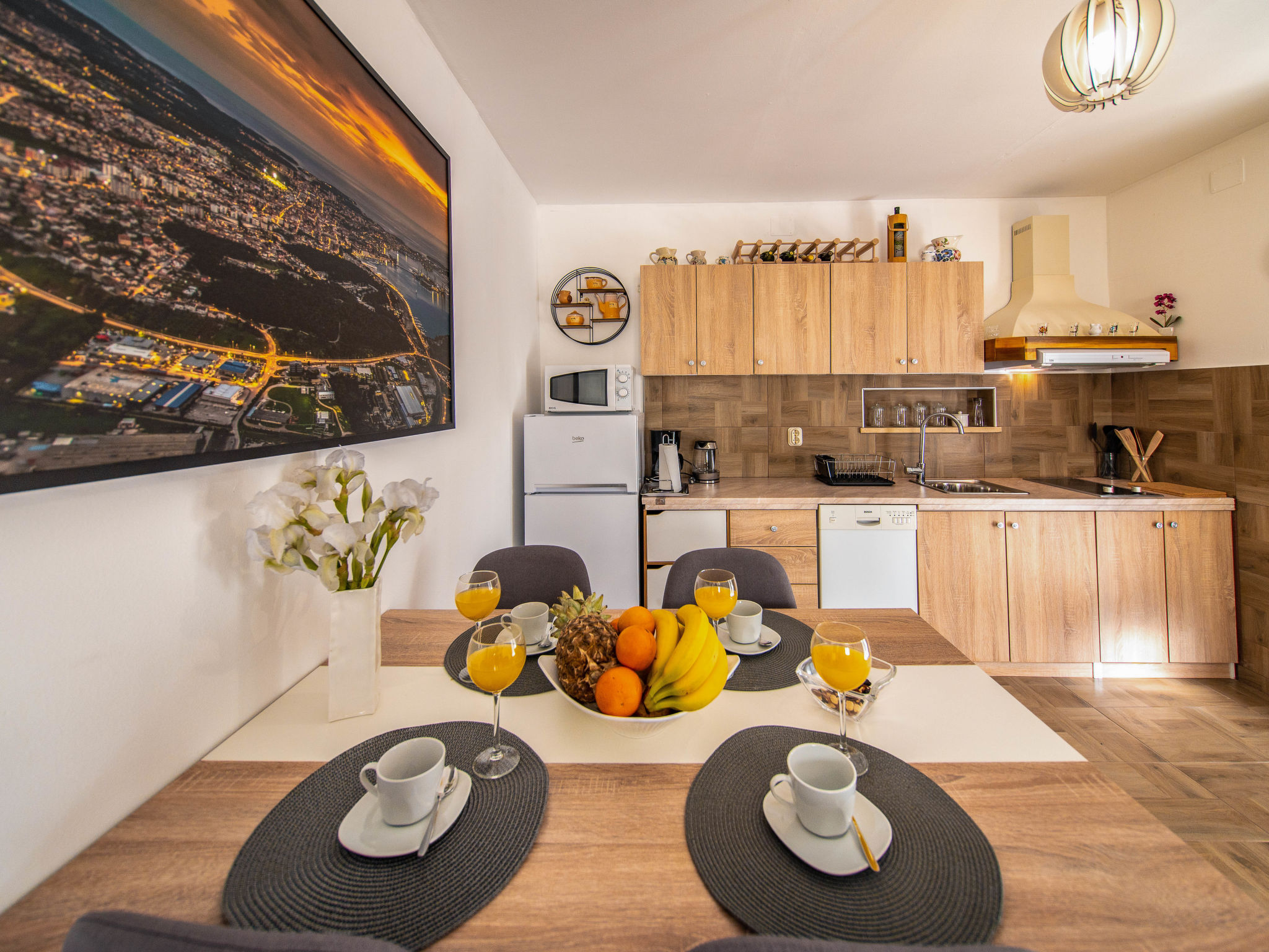 Kitchen / Dining Room