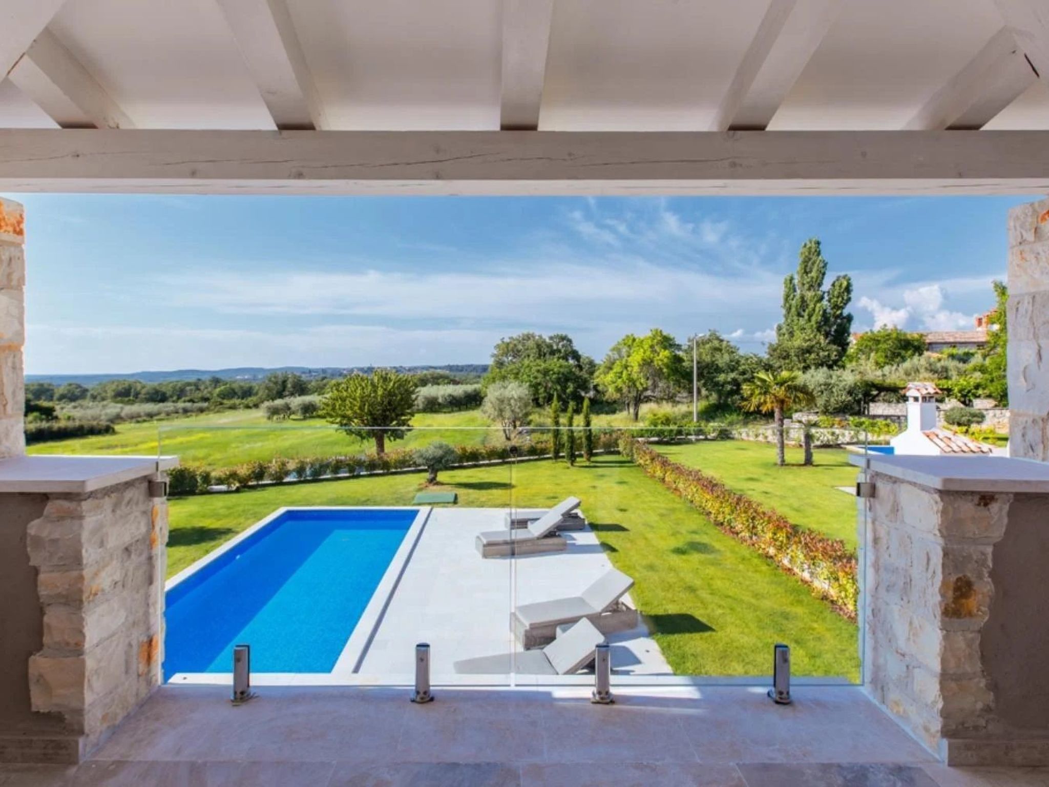 Vakantiehuis met omheinde tuin in Porec/Baderna (Kroatië) 1 hond is welkom