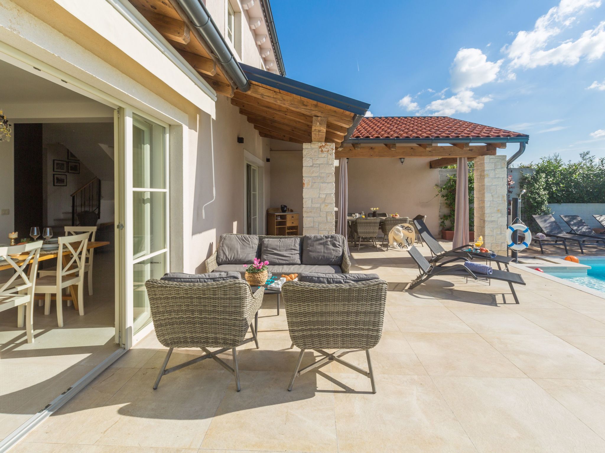 Villa Nar-Image-tags.info