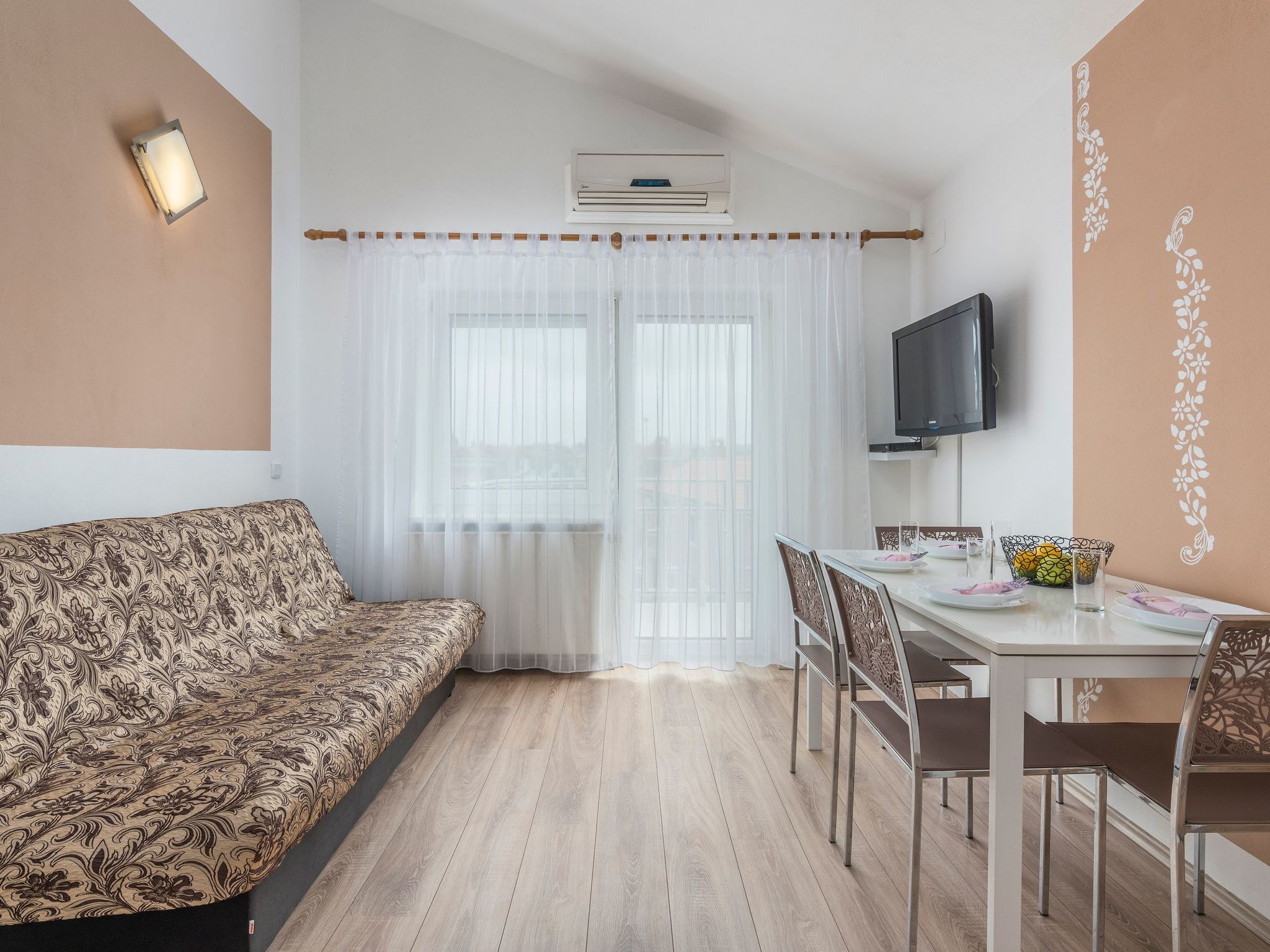 Gemütliches Appartement in Funtana mit Grill