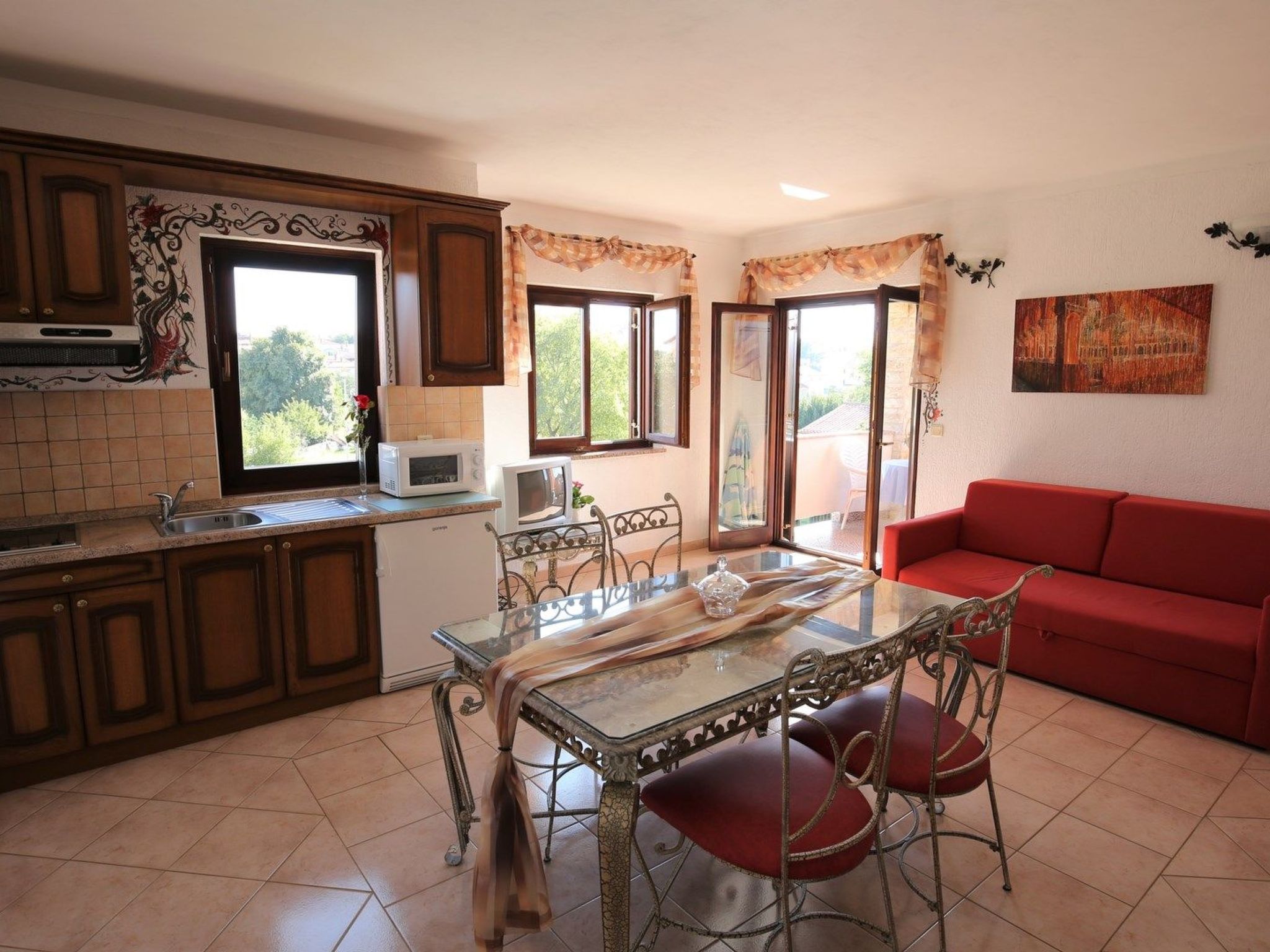 Villa Linet 6.-Drinnen