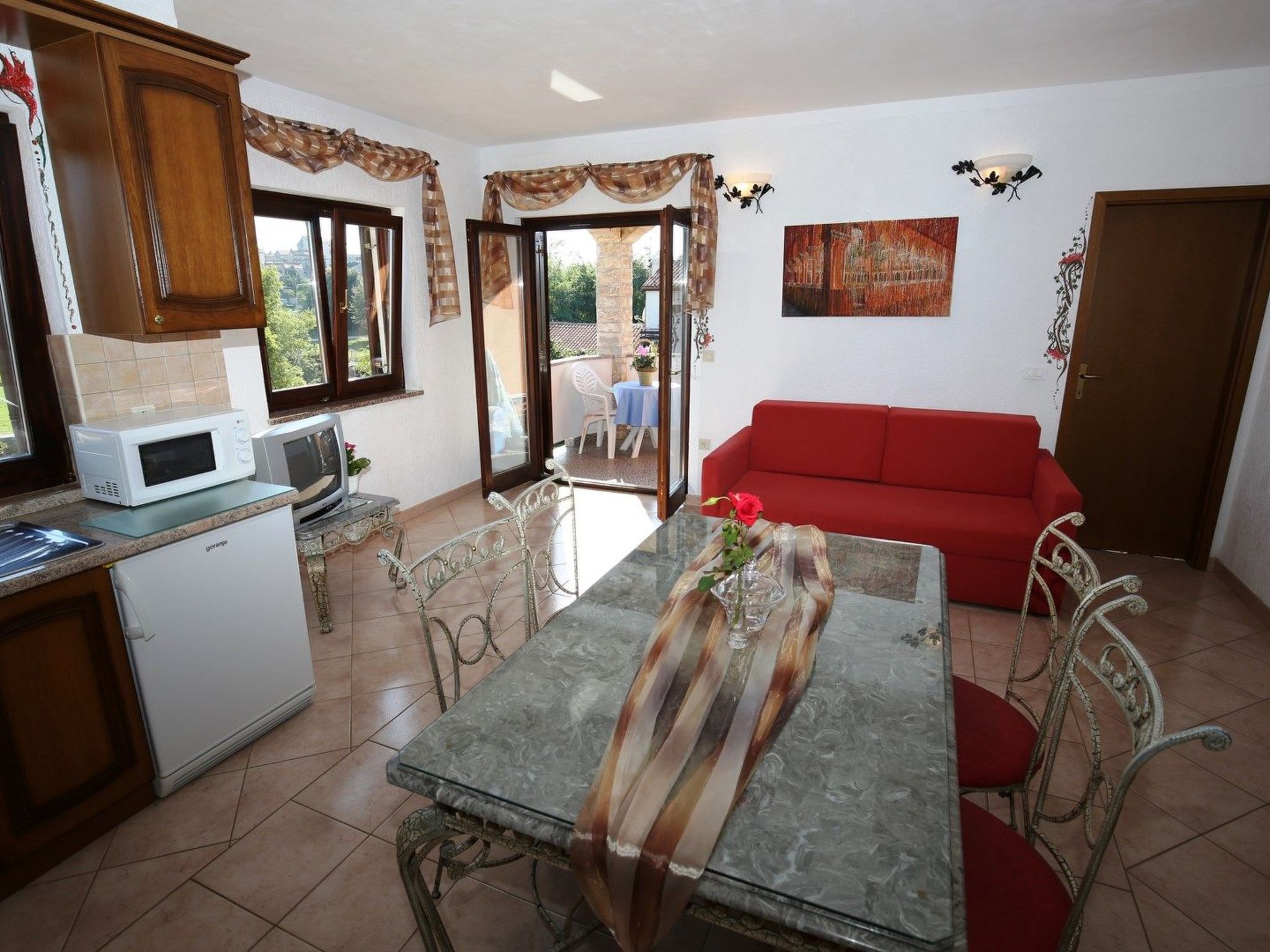 Villa Linet 6.-Drinnen