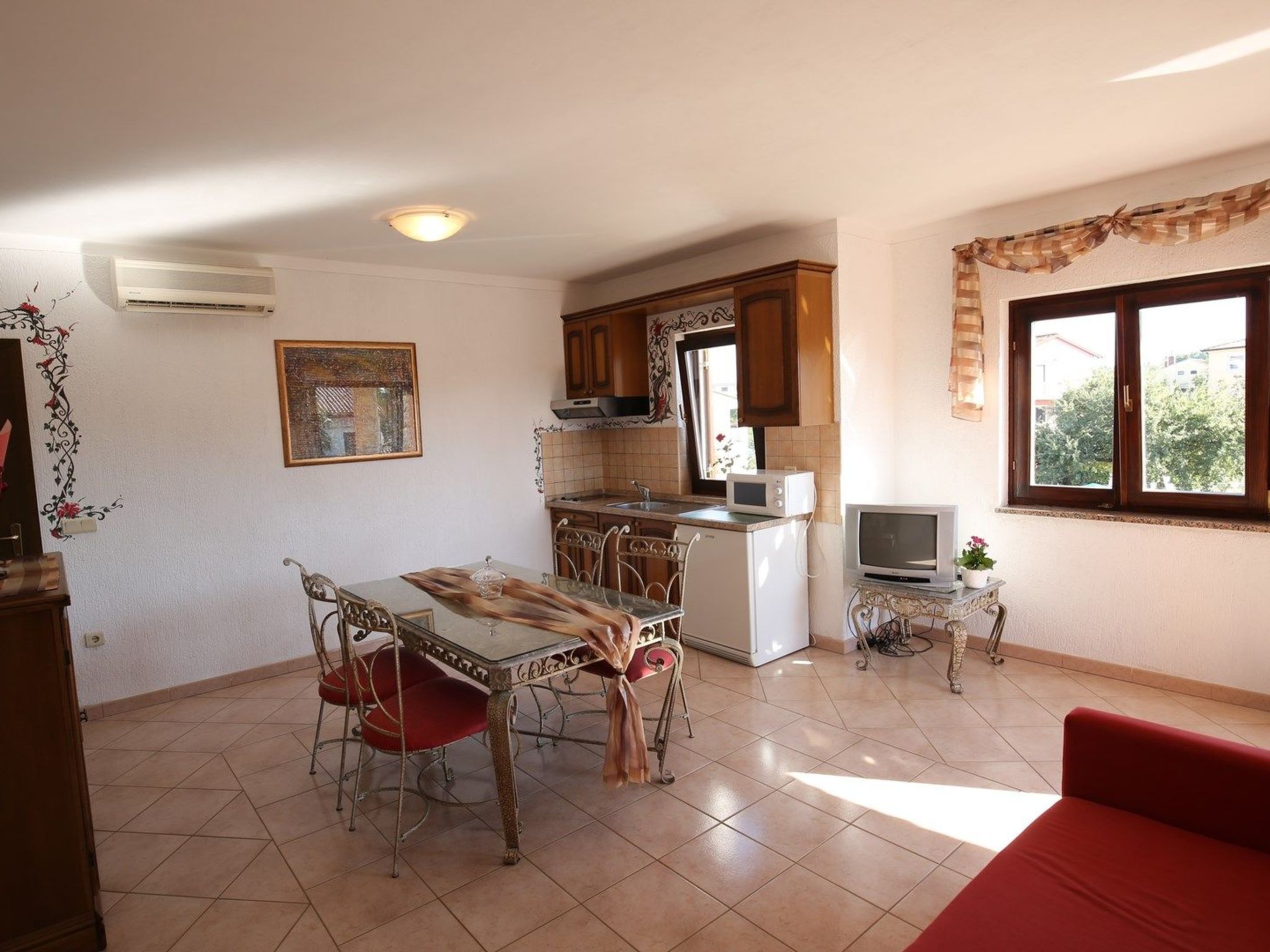 Villa Linet 6.-Drinnen