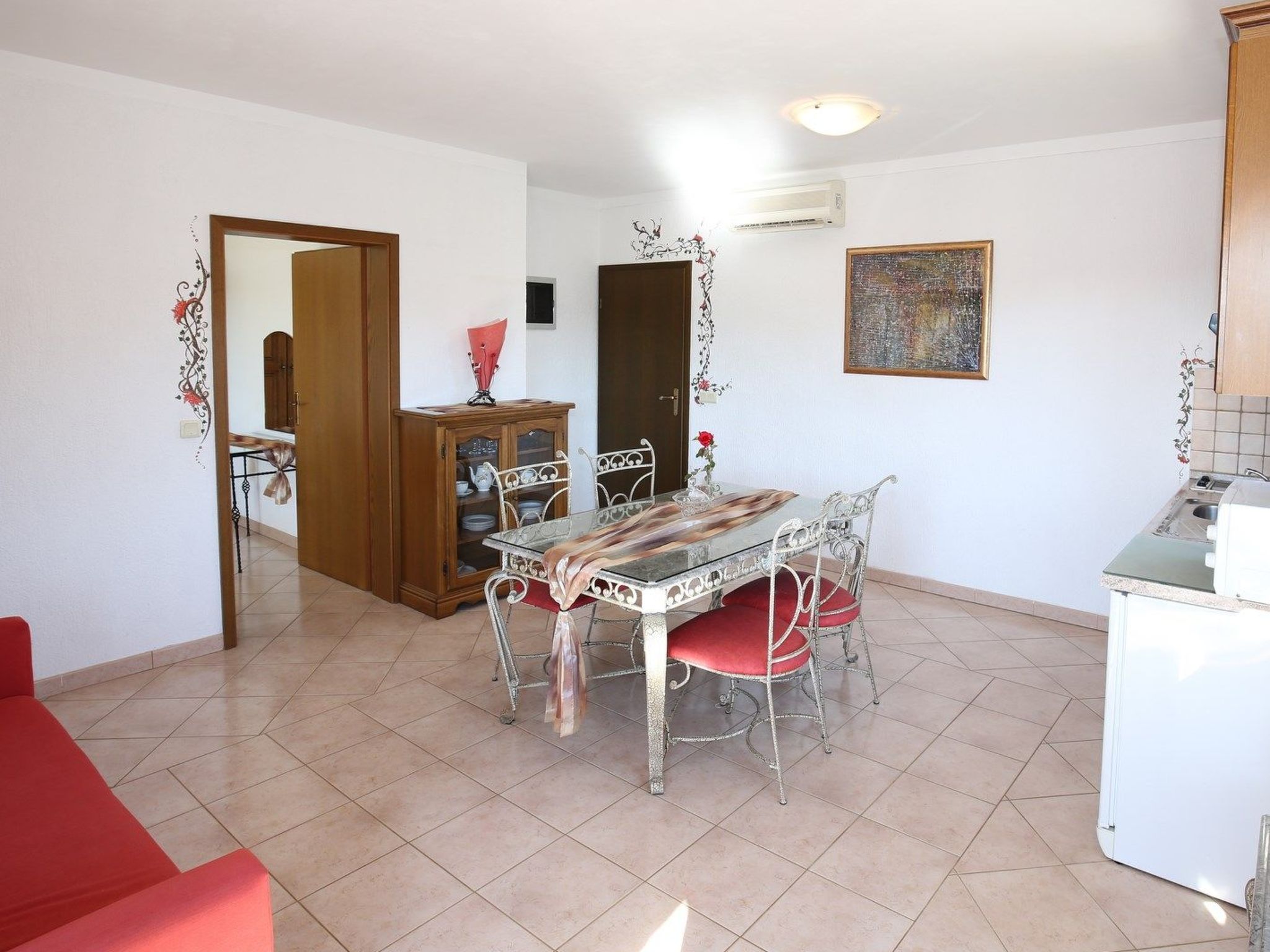 Villa Linet 6.-Drinnen