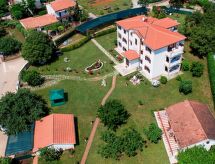 Villa Linet 3: Modern appartement op 400m van zee in Funtana - thumbnail 2