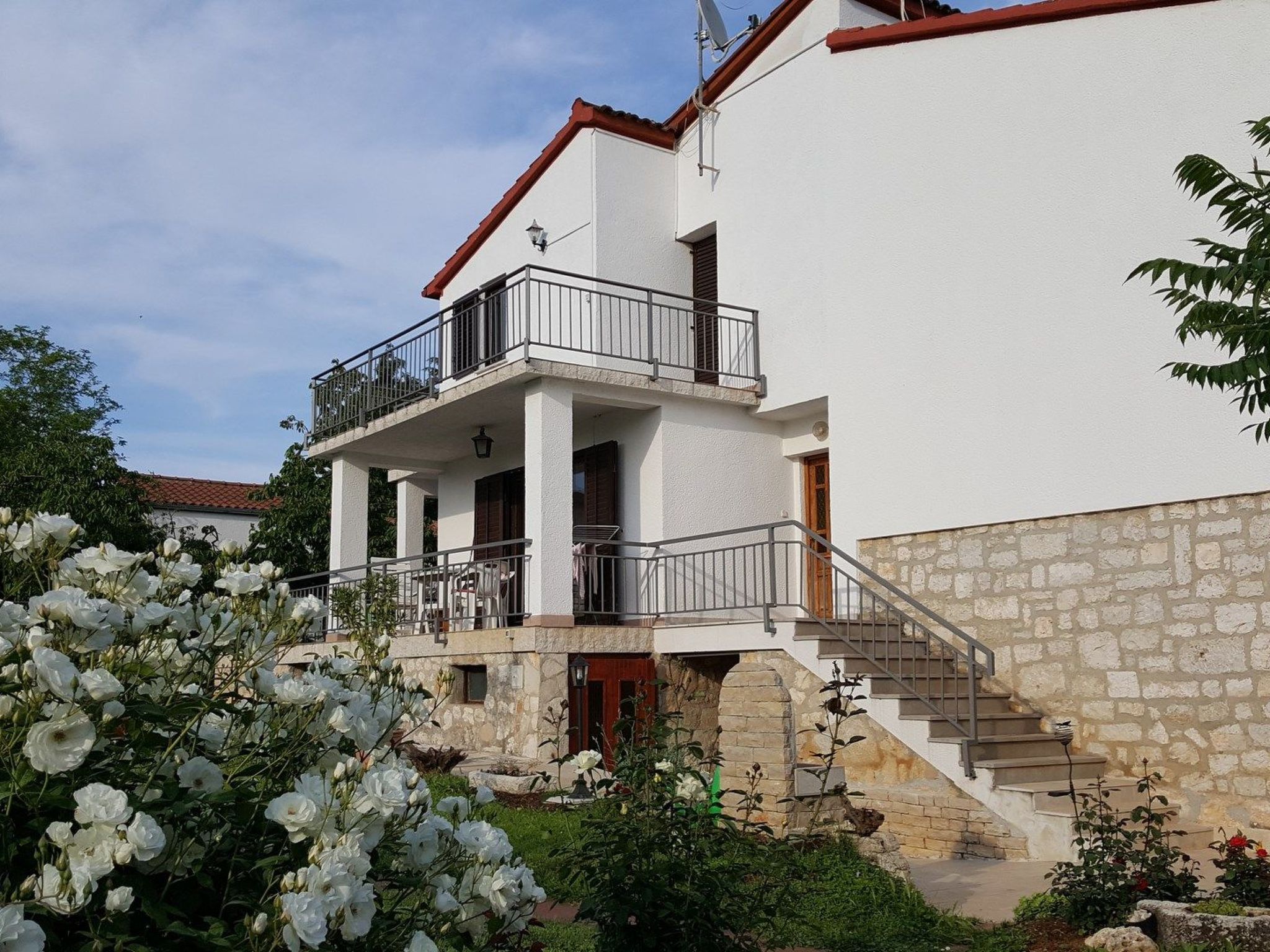 Kleine Wohnung mit schönem Balkon-Binnen