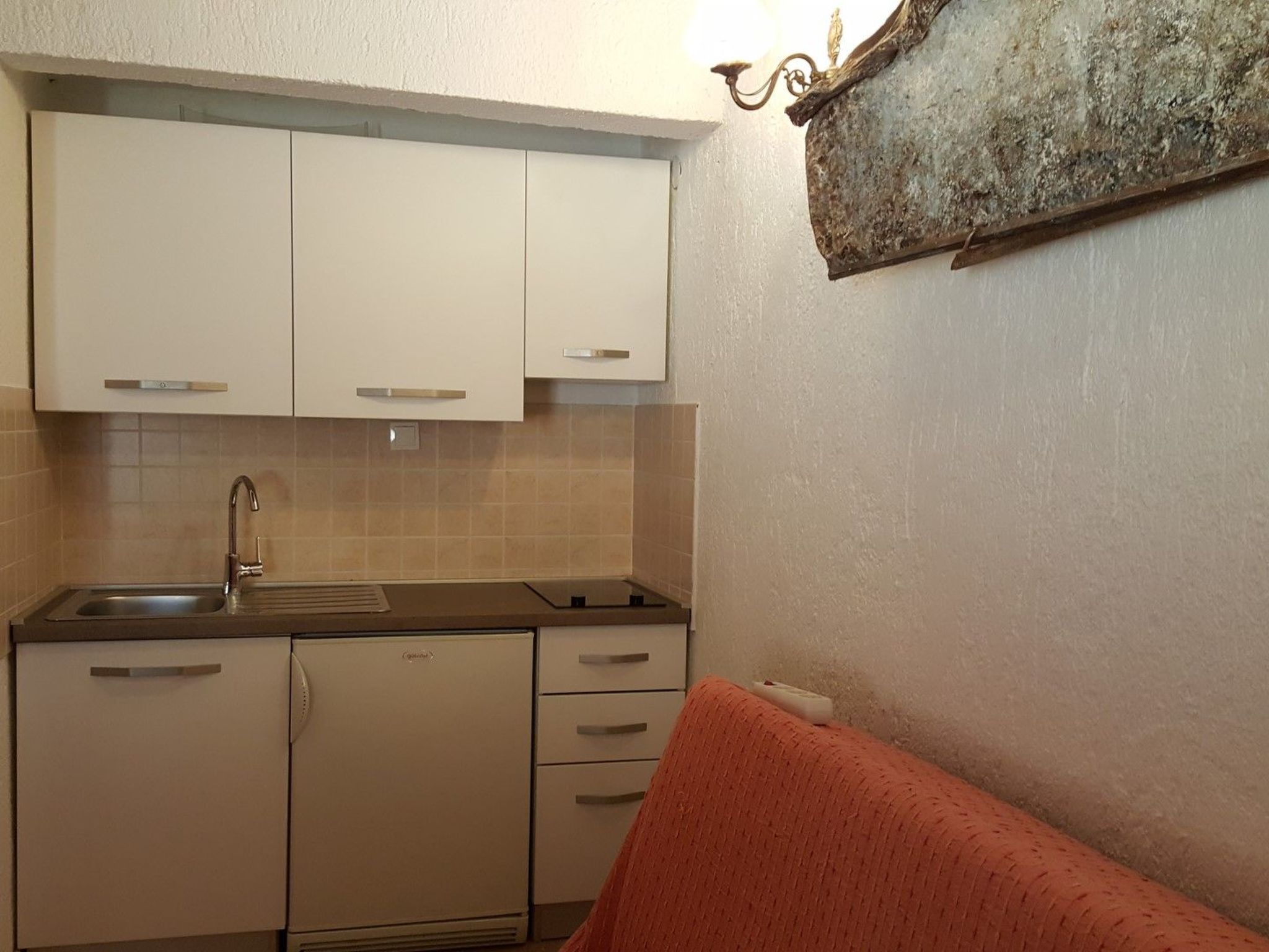 Kleine Wohnung mit schönem Balkon-Binnen