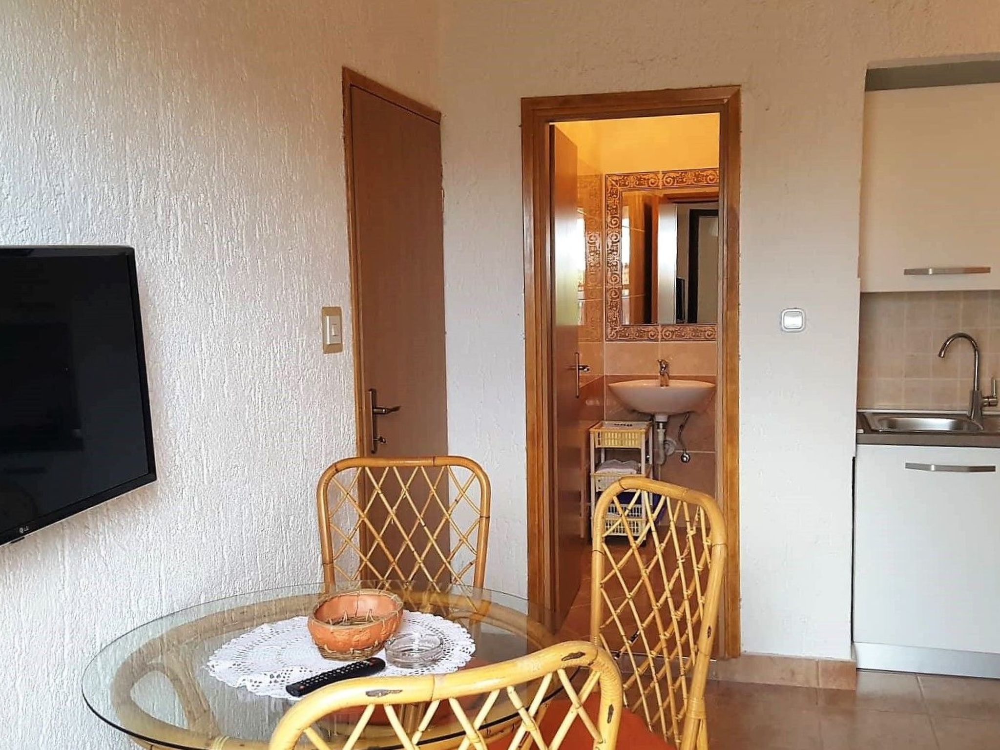 Kleine Wohnung mit schönem Balkon-Binnen