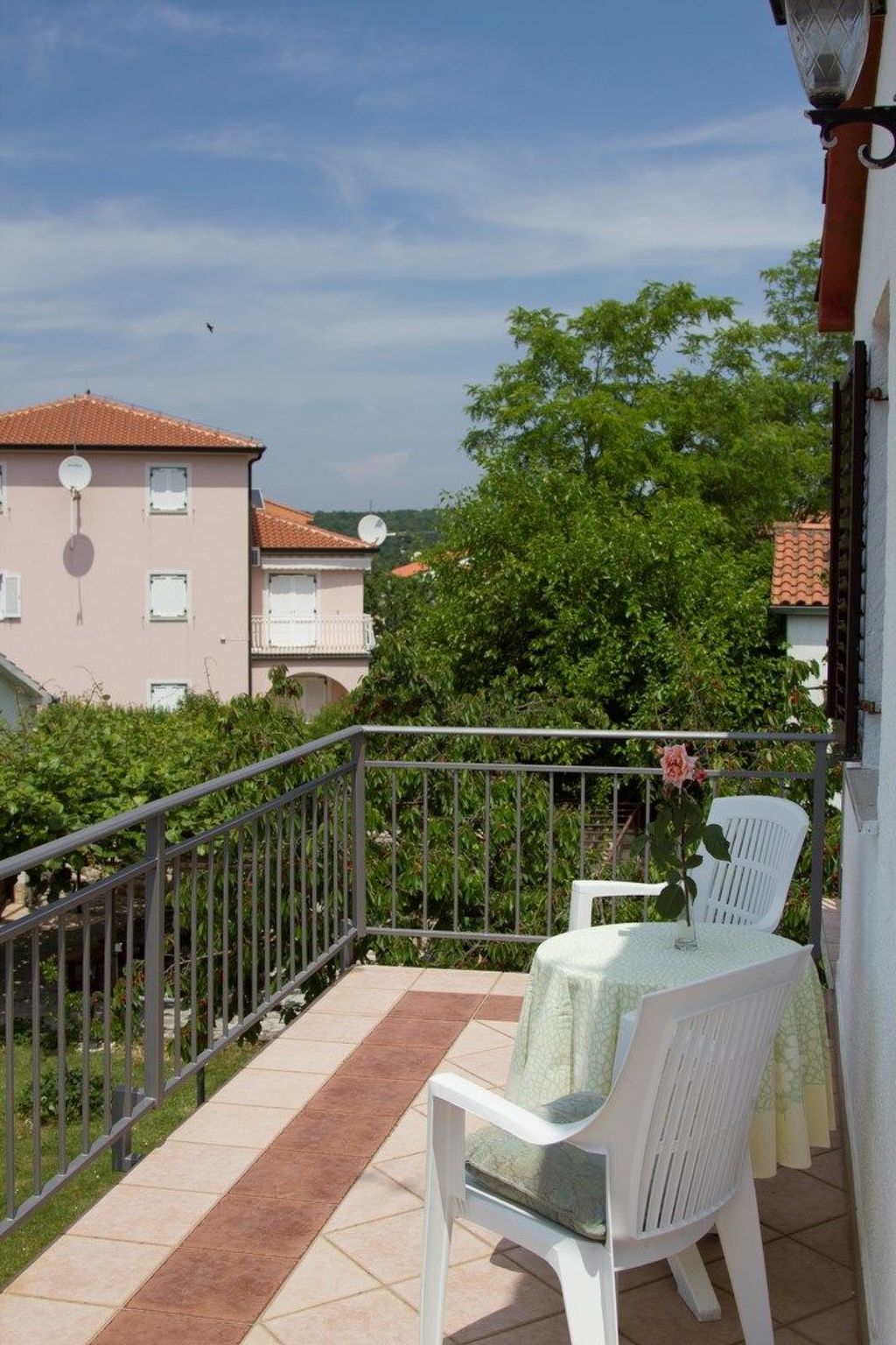 Kleine Wohnung mit schönem Balkon-Binnen