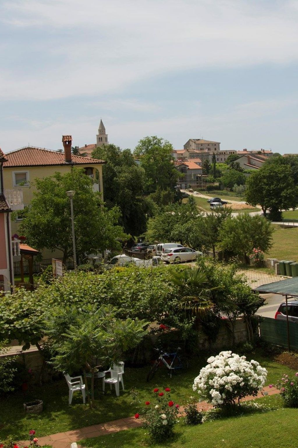 Kleine Wohnung mit schönem Balkon-Binnen