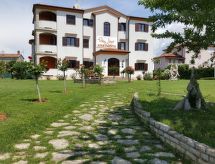 Villa Linet 5: Intiem Vrijstaand Verblijf vlakbij Zee en Centrum Poreč - thumbnail 1