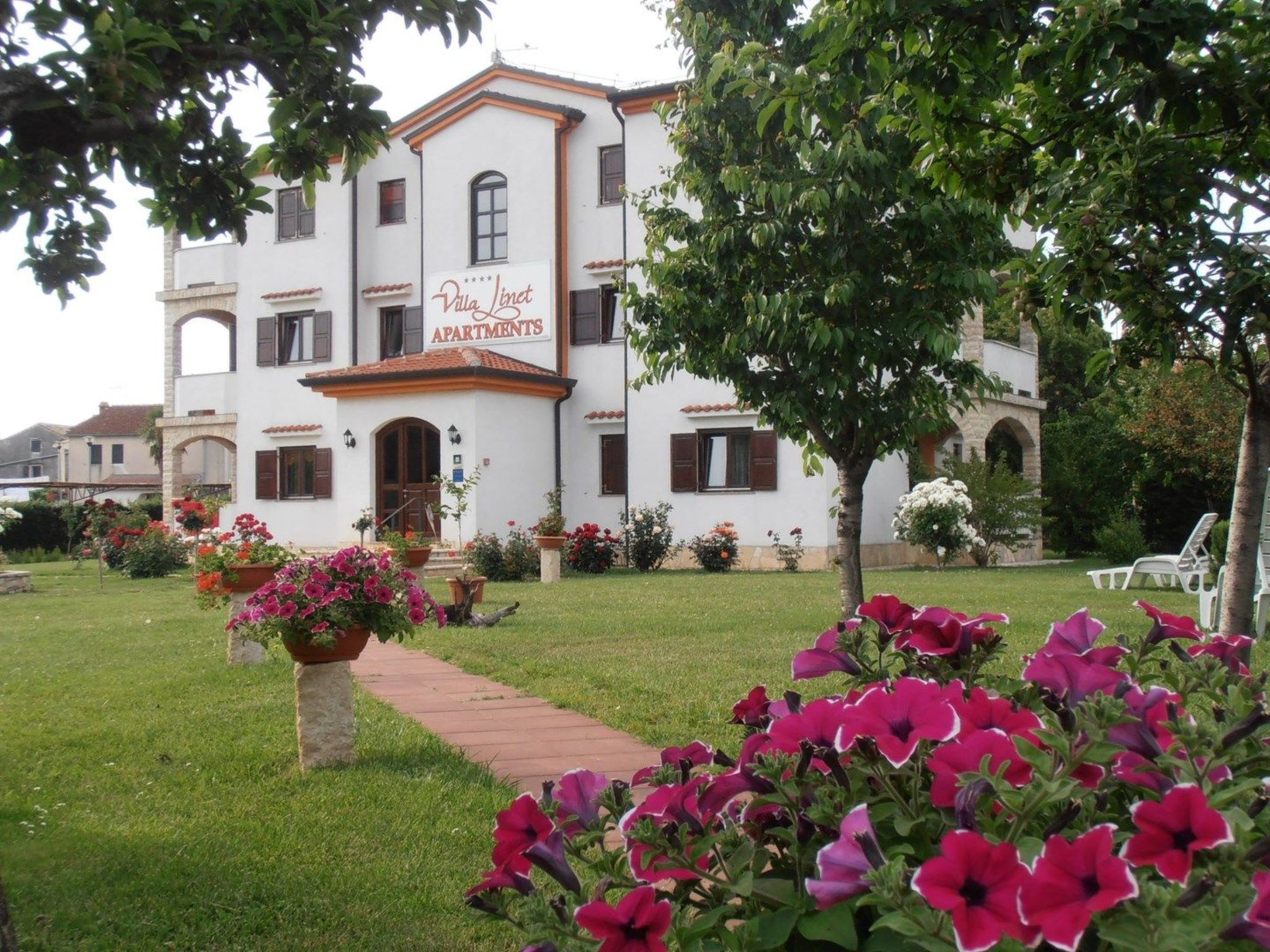 Villa Linet 5.-Drinnen