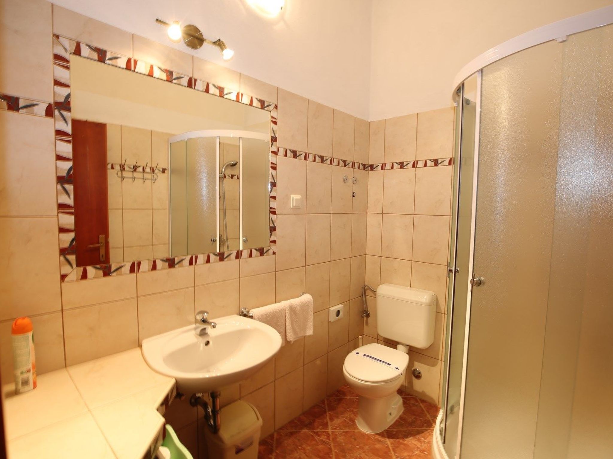 Villa Linet 8.-Drinnen