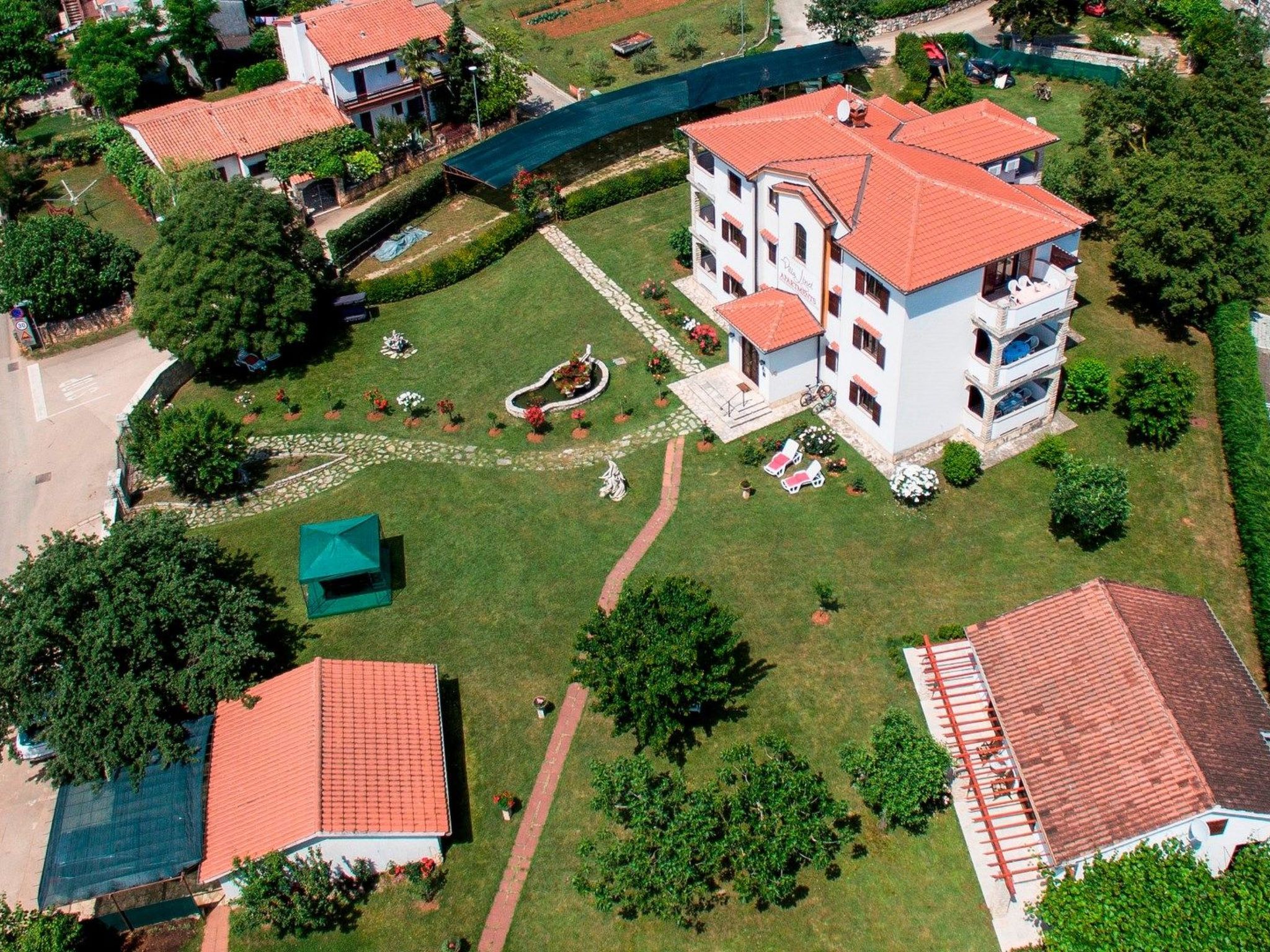 Villa Linet 2.-Drinnen