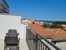 Vrijstaande cottage met zeezicht op 400m van het strand bij Poreč - thumbnail 1