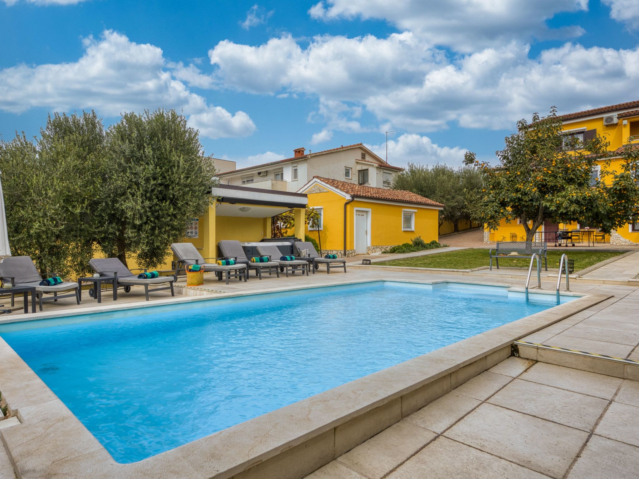 Charmante Familienvilla für 14 Personen in der Nähe von Porec-Binnen