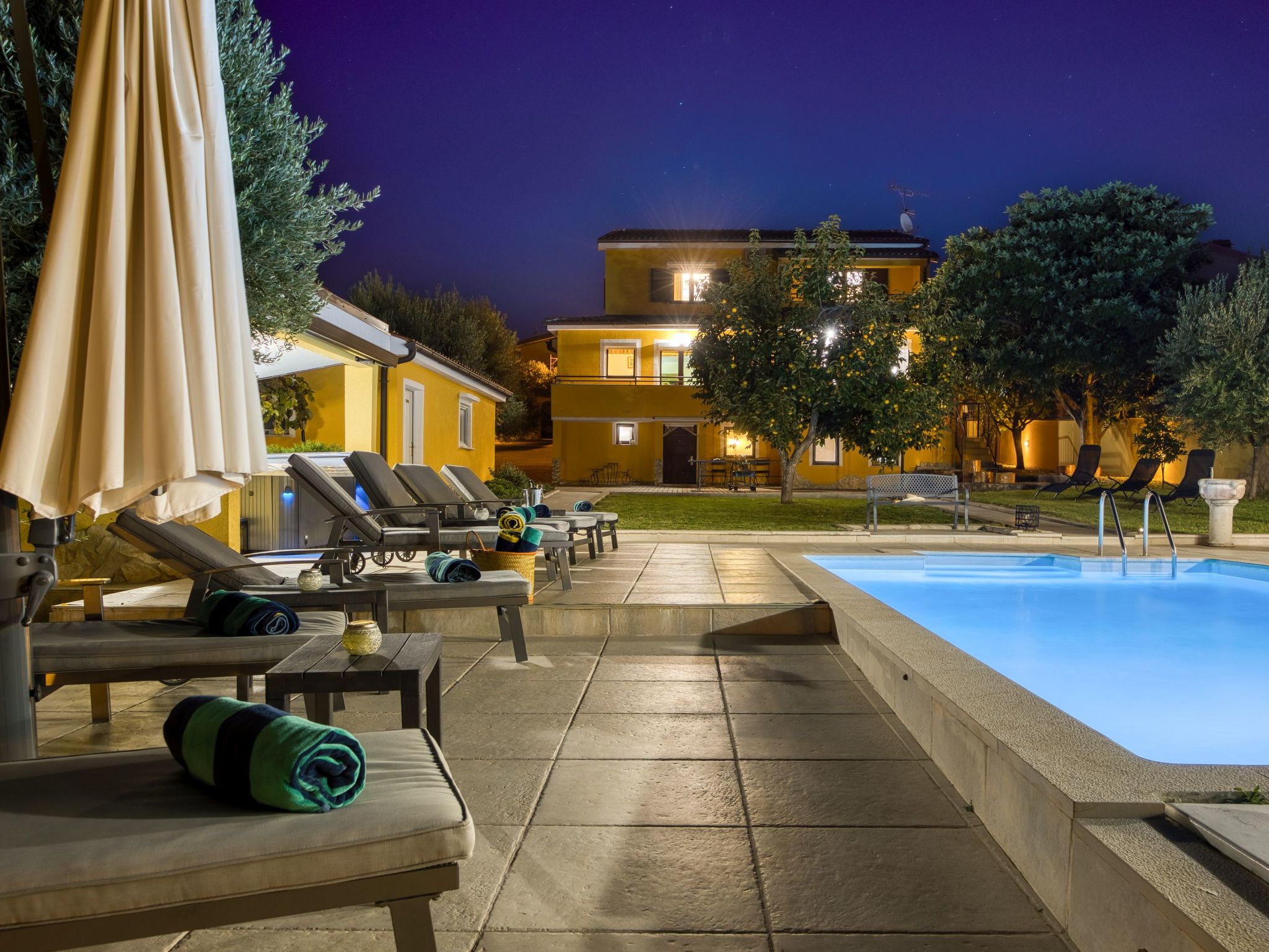 Charmante Familienvilla für 14 Personen in der Nähe von Porec-Binnen