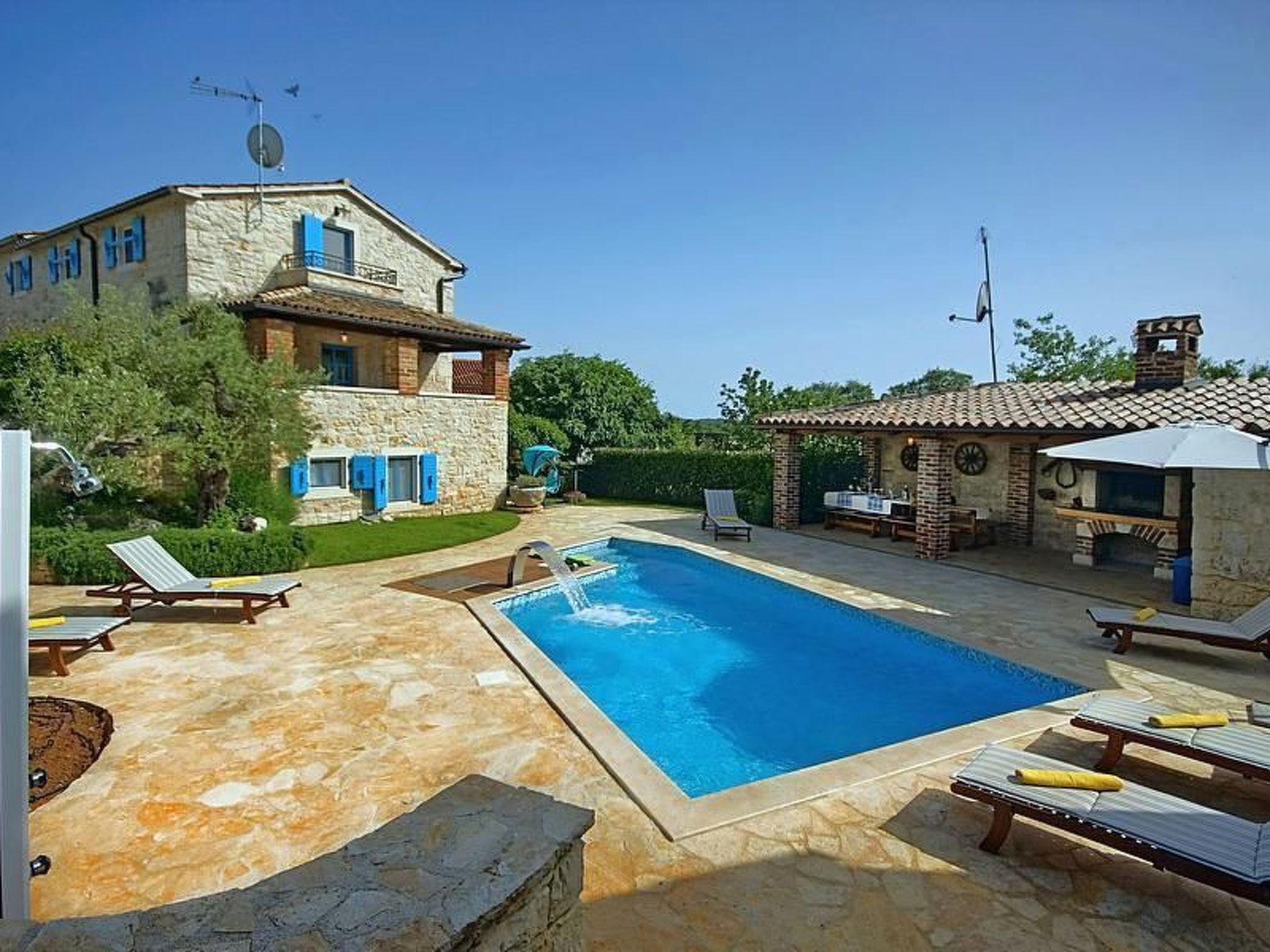 Vakantiehuis met omheinde tuin in Dracevac (Kroatië) 1 hond is welkom