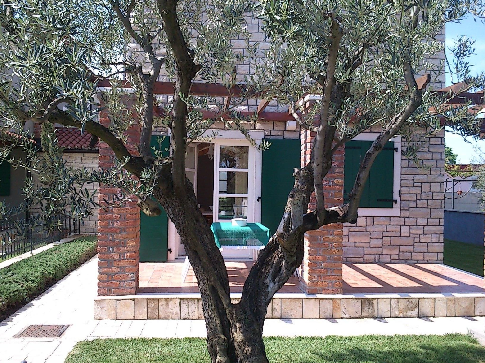 Großzügiges Ferienhaus mit Pool und Sonnenterrasse-Inside