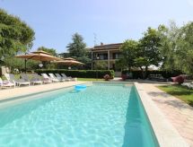 Rosmarin: Luxe vakantievilla aan de golfbaan bij Poreč, Istrië - thumbnail 1
