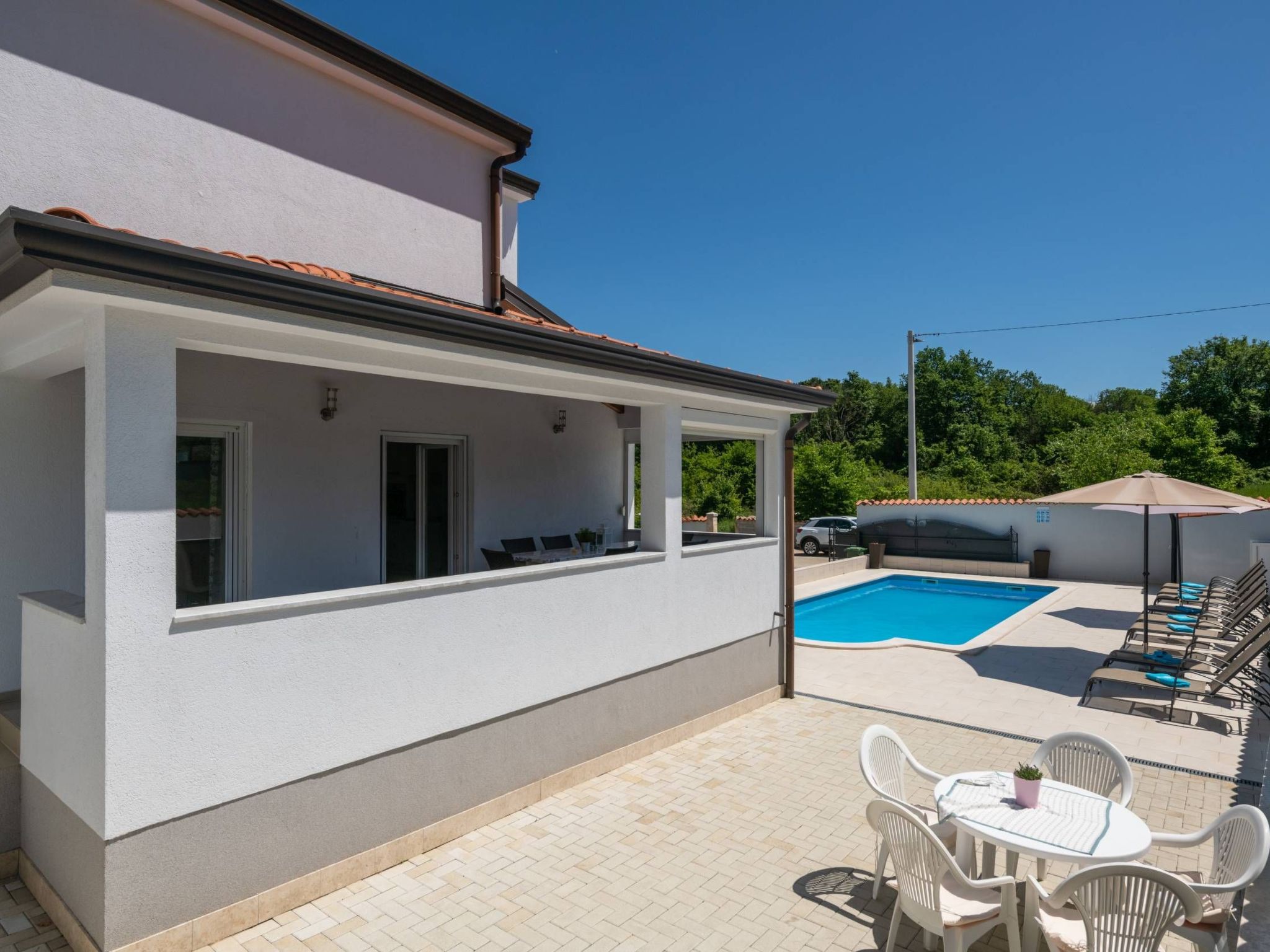 Unknown Accommodation-Dedans