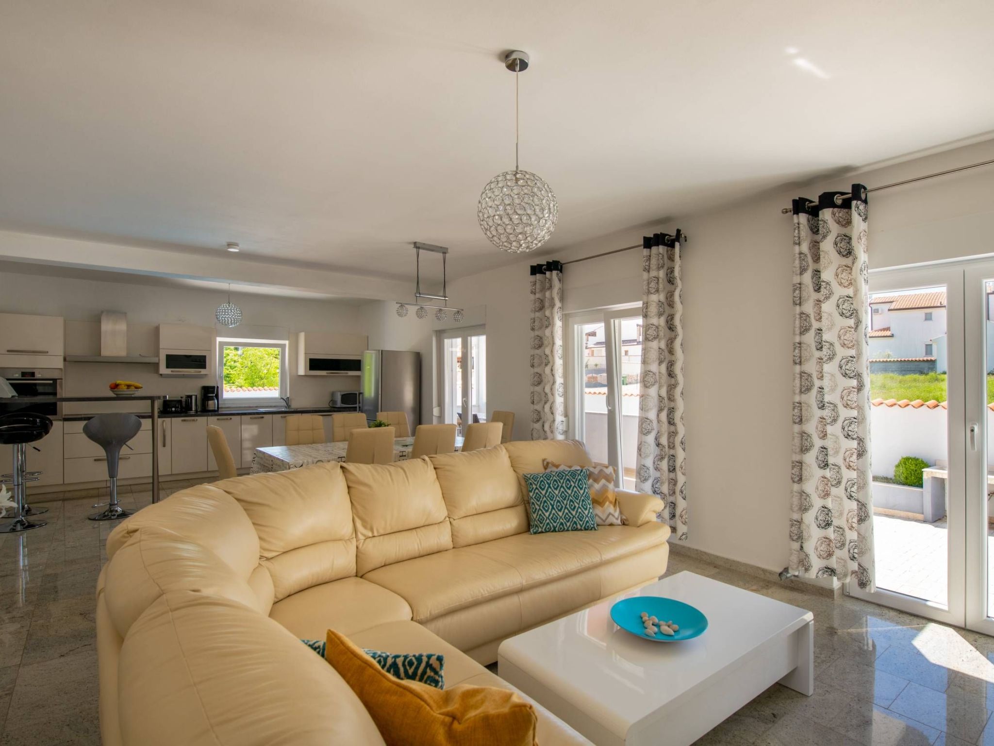 Unknown Accommodation-Dedans