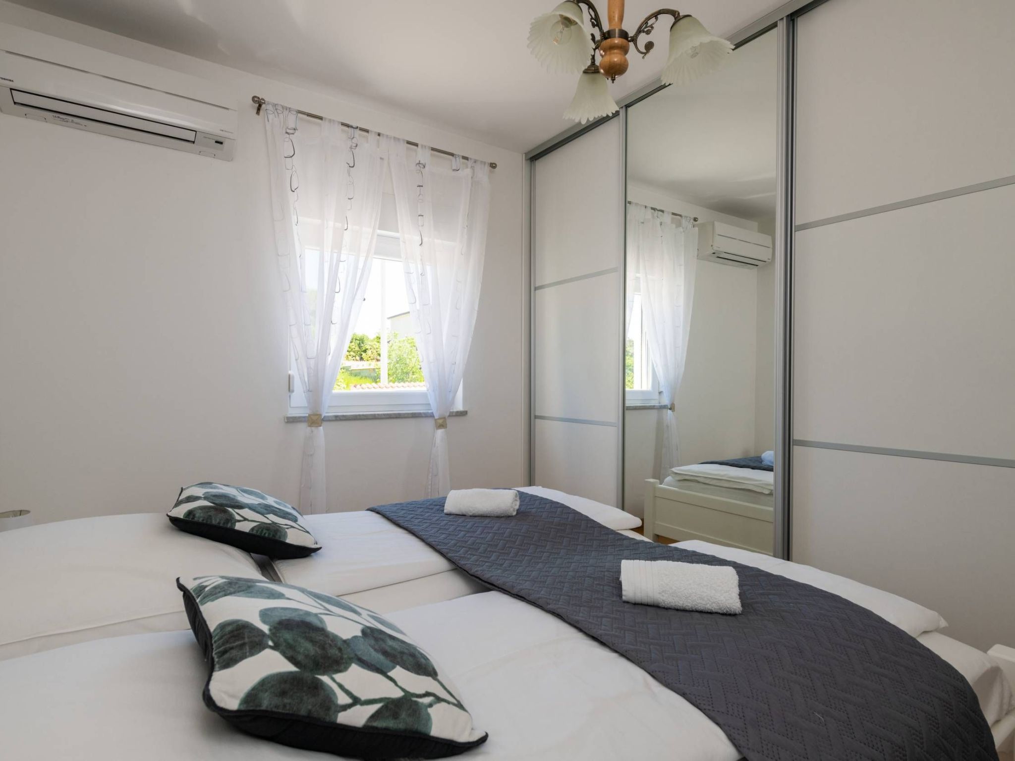 Unknown Accommodation-Dedans