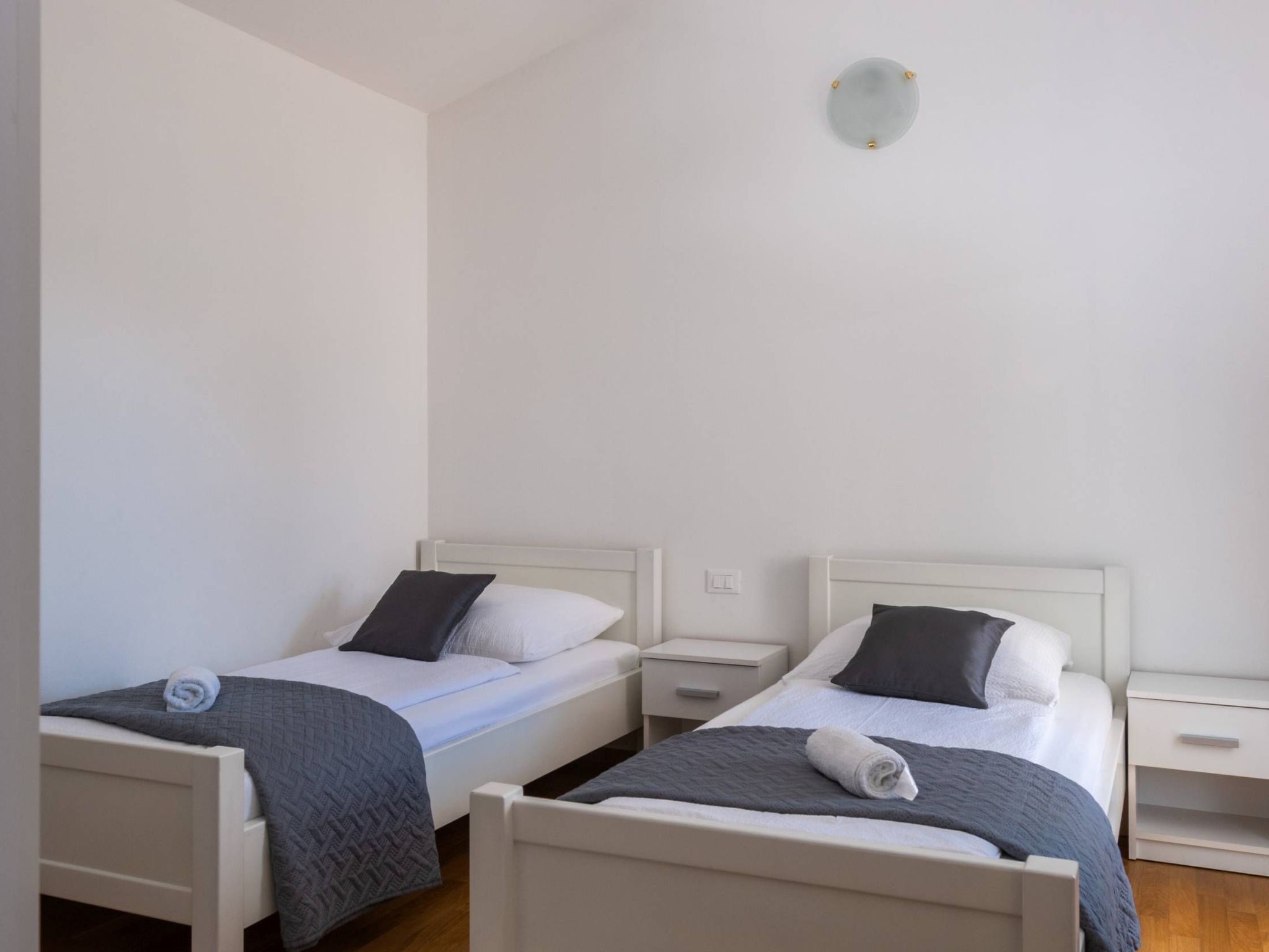 Unknown Accommodation-Dedans