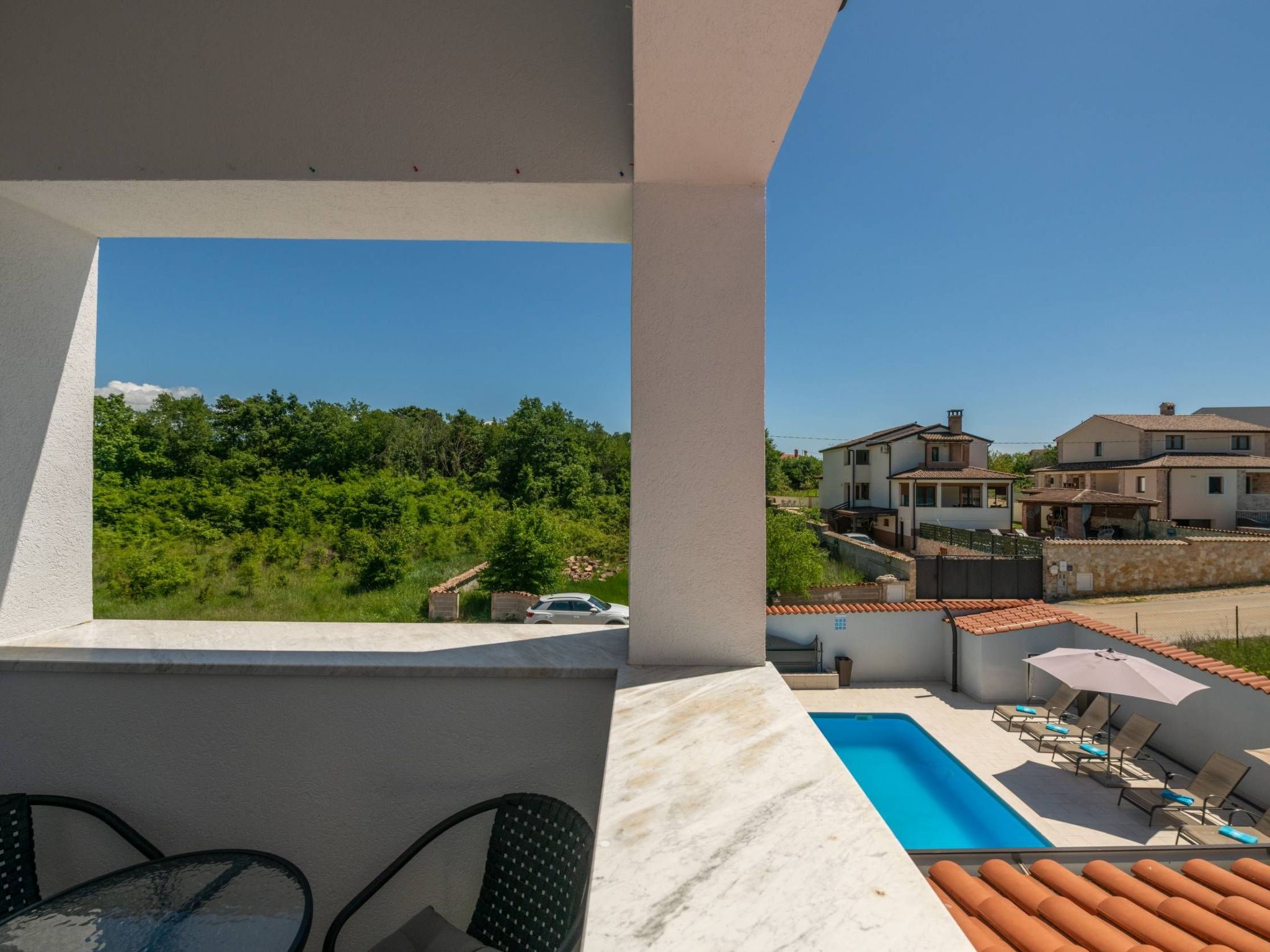 Unknown Accommodation-Dedans