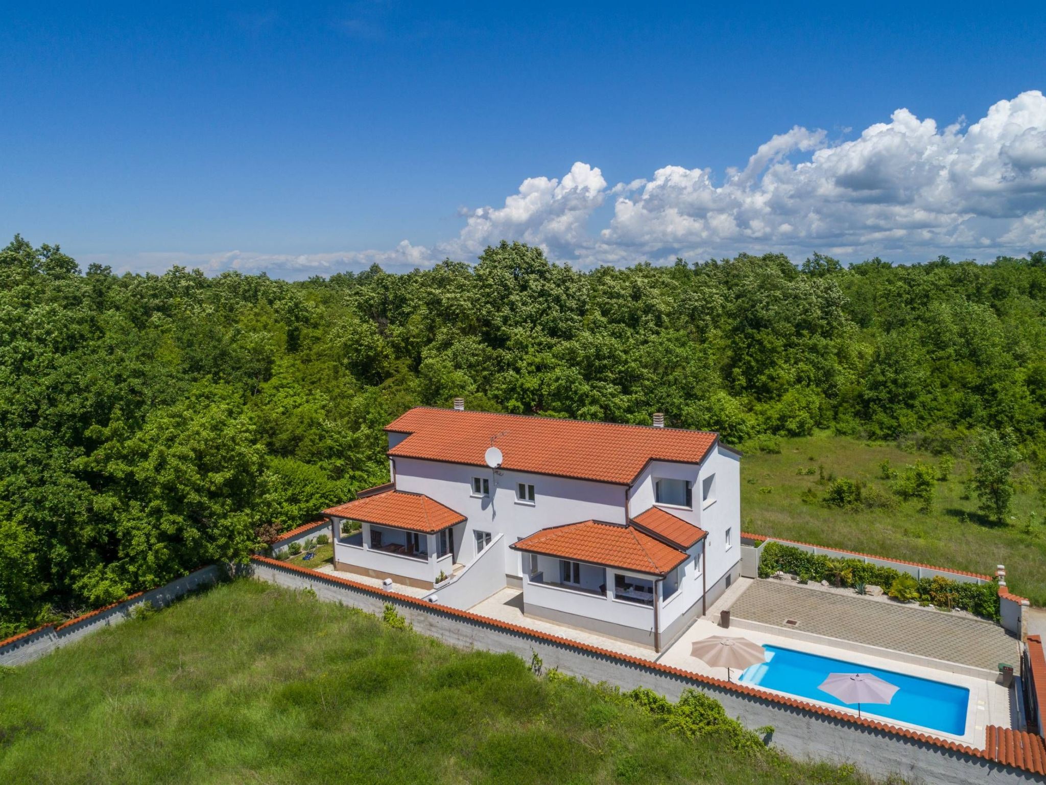 Unknown Accommodation-Dedans