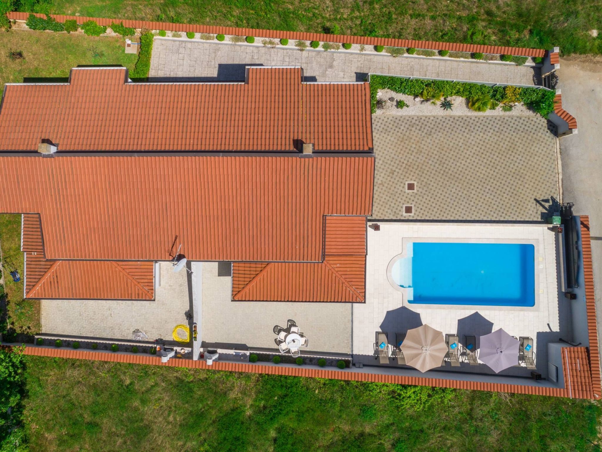 Unknown Accommodation-Dedans