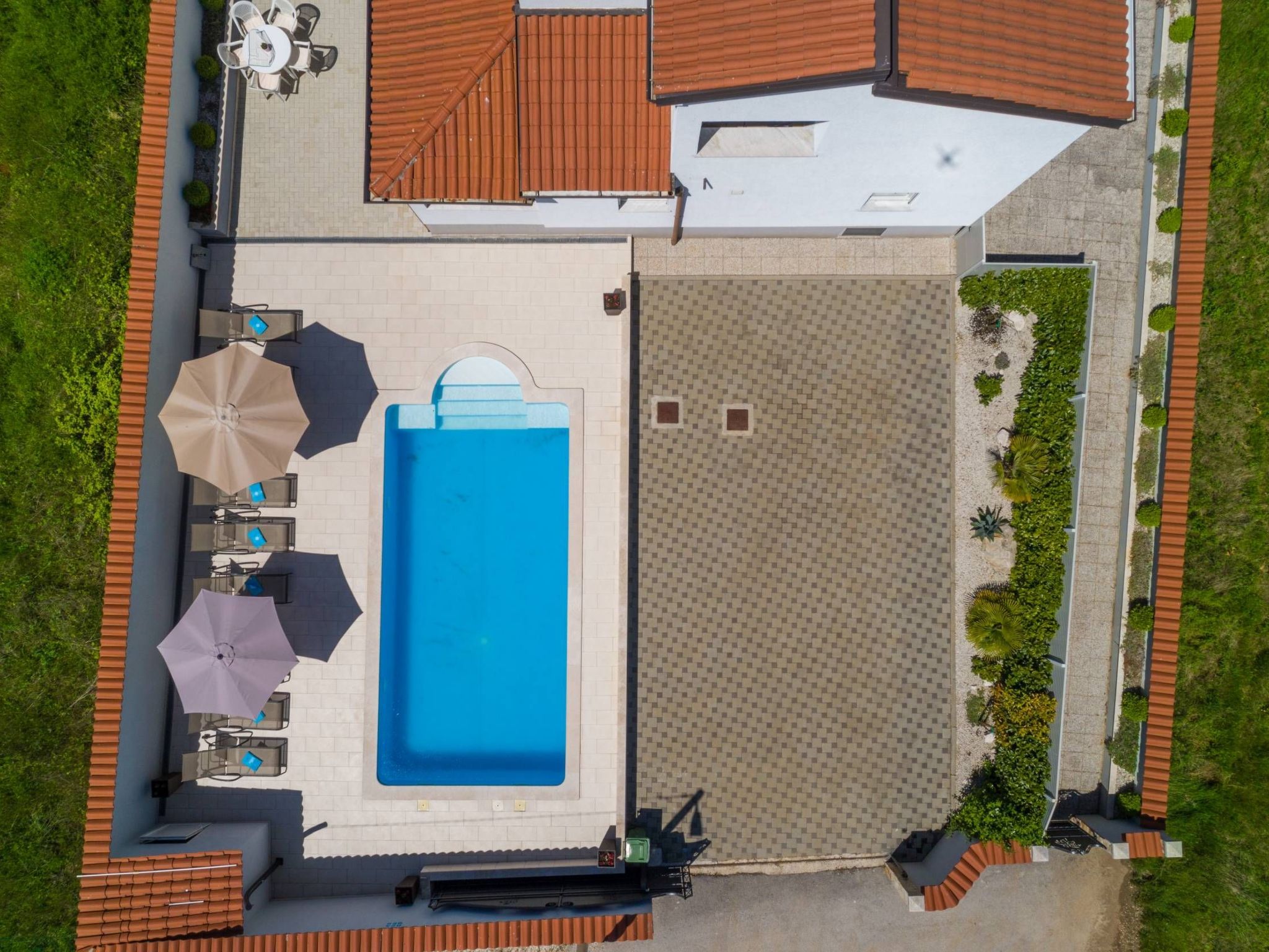 Unknown Accommodation-Dedans