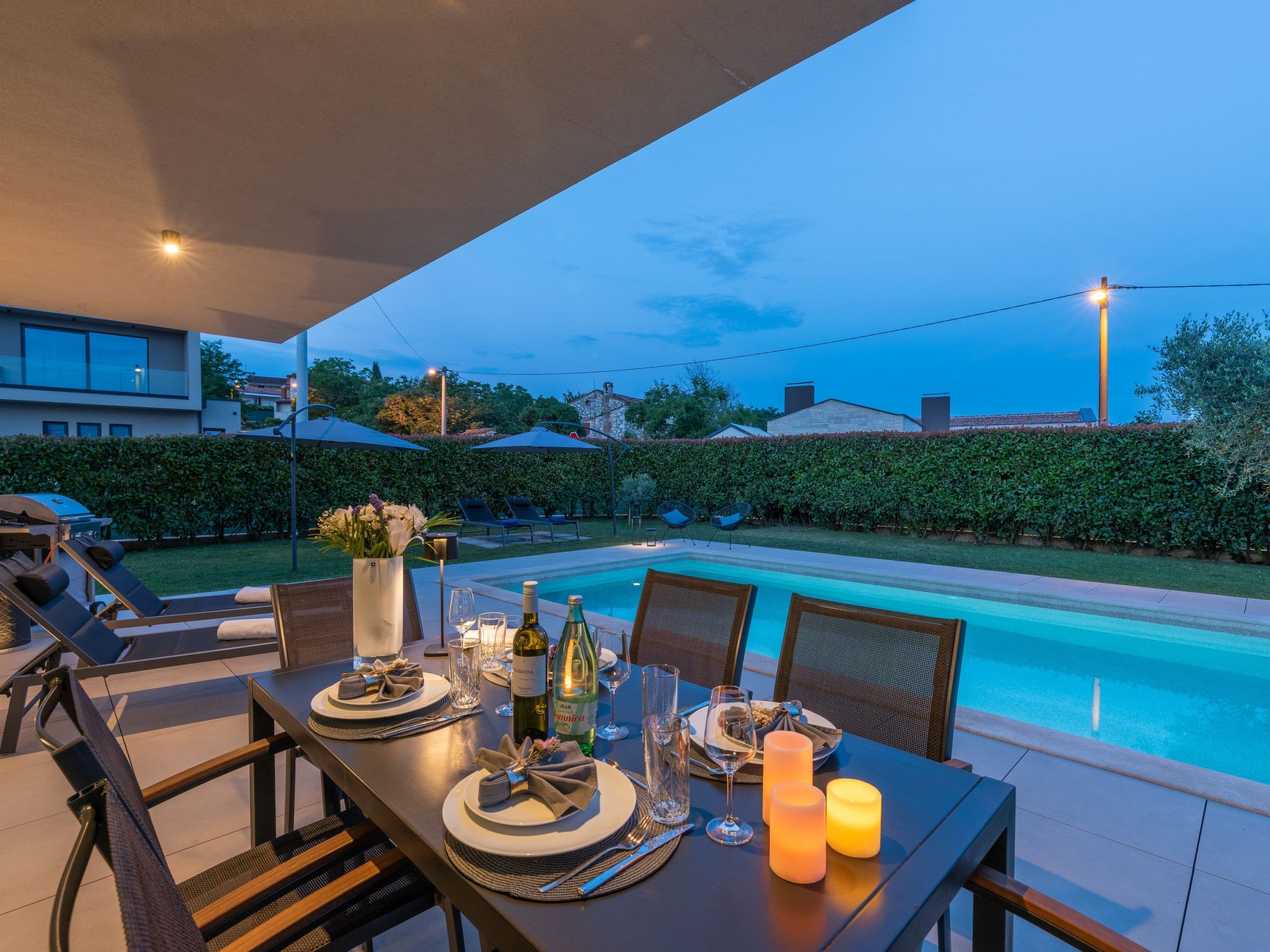 In Dračevac mit Großem Pool-Image-tags.info