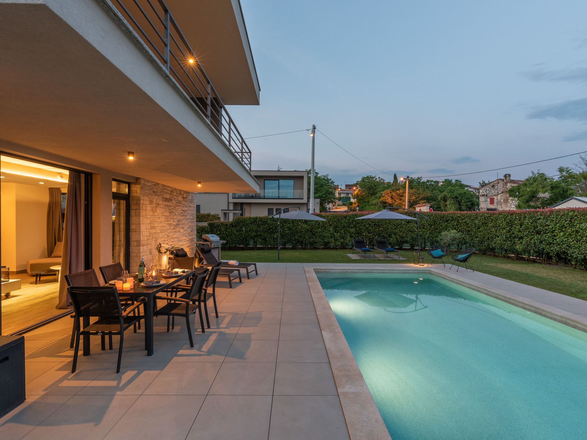 In Dračevac mit Großem Pool-Image-tags.info