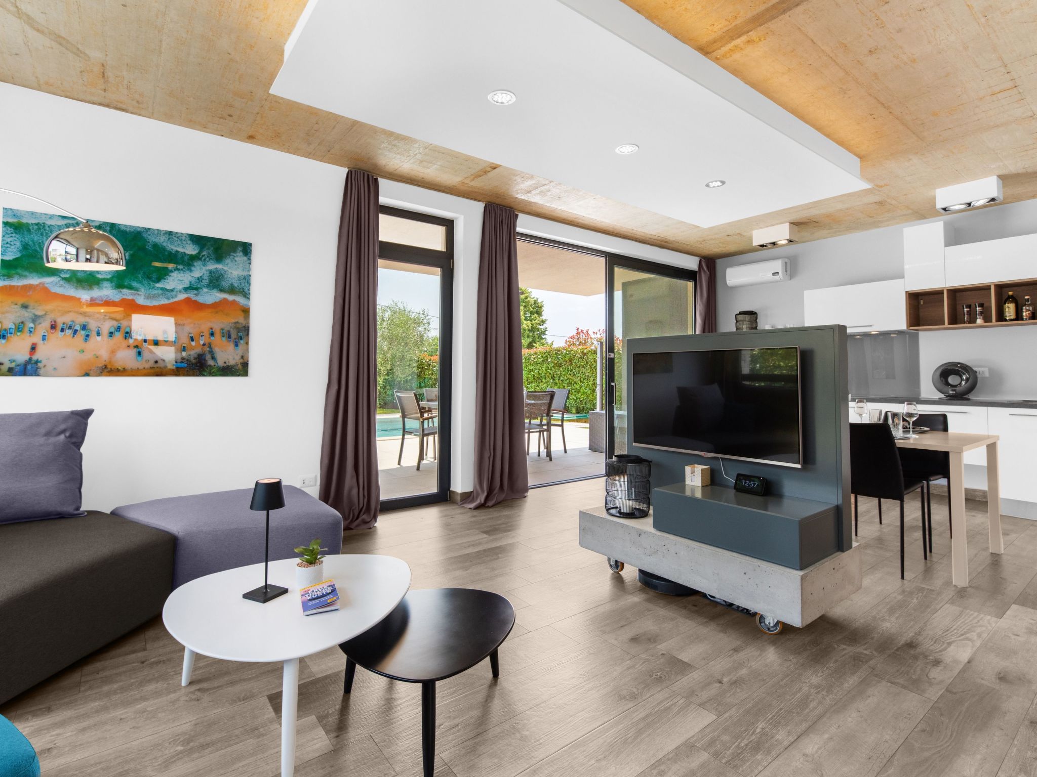 In Dračevac mit Großem Pool-Image-tags.info