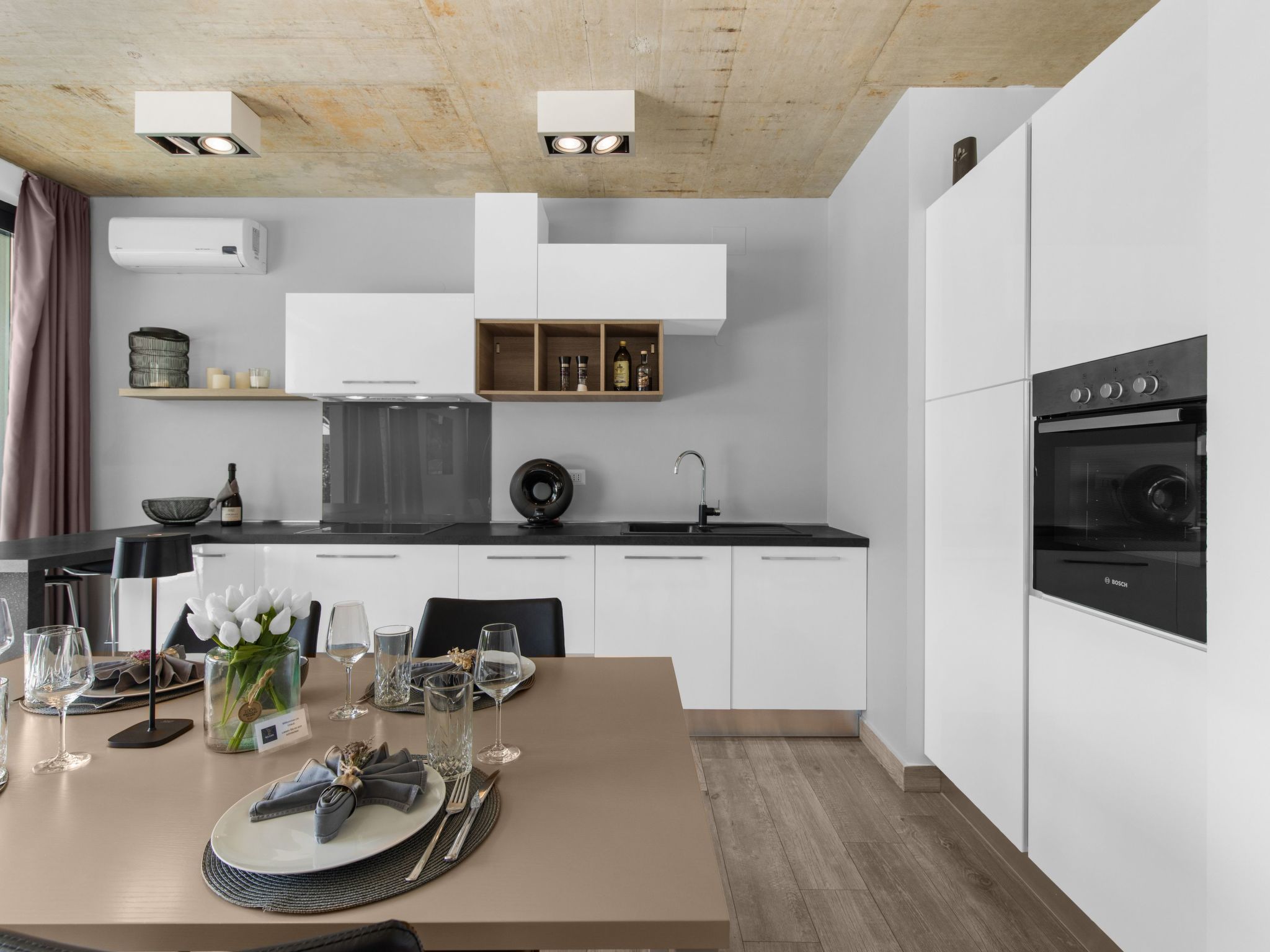 In Dračevac mit Großem Pool-Image-tags.info