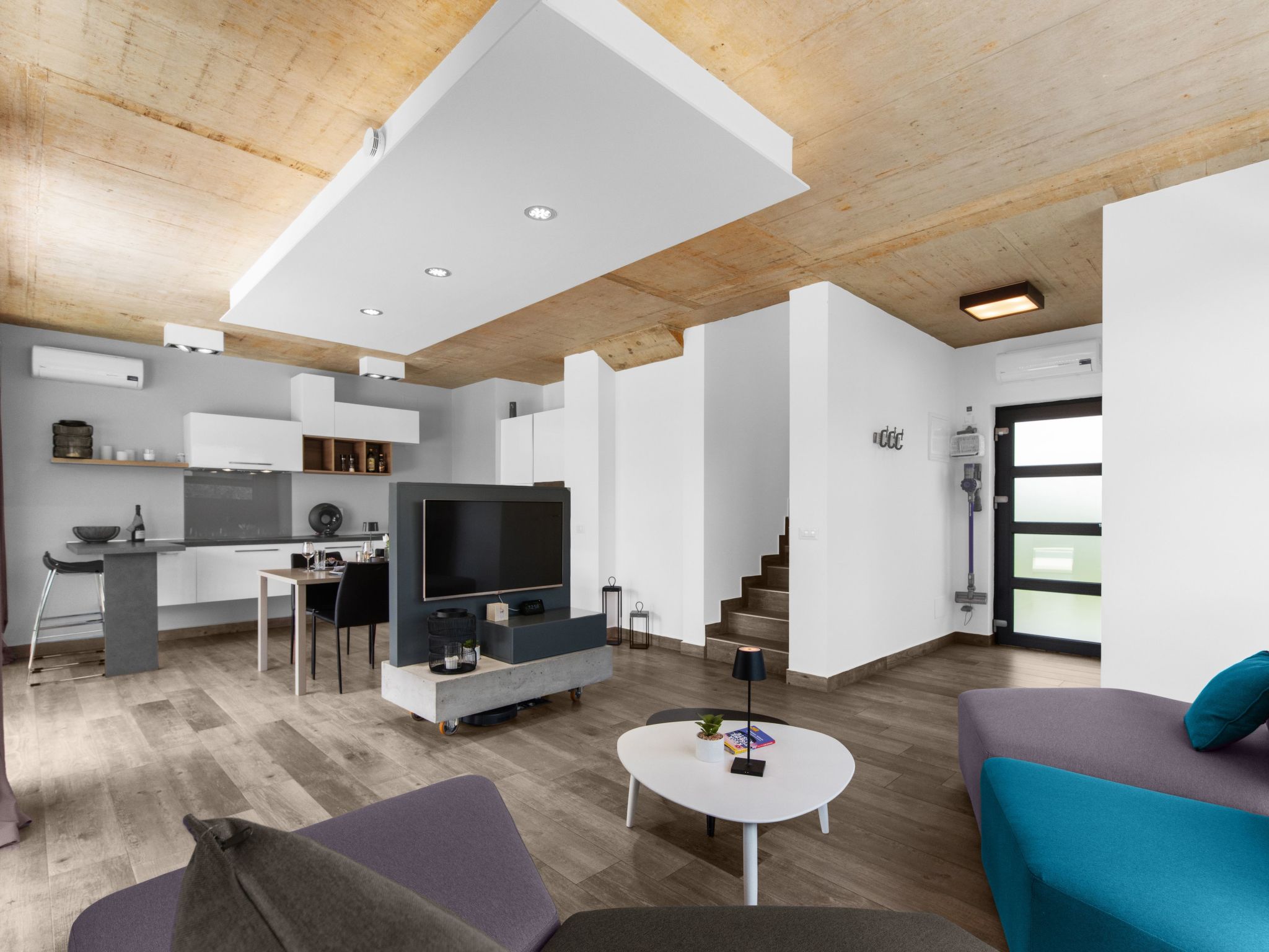 In Dračevac mit Großem Pool-Image-tags.info